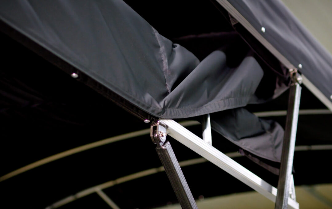 Easy Cover Automatic Pontoon Boat Cover System