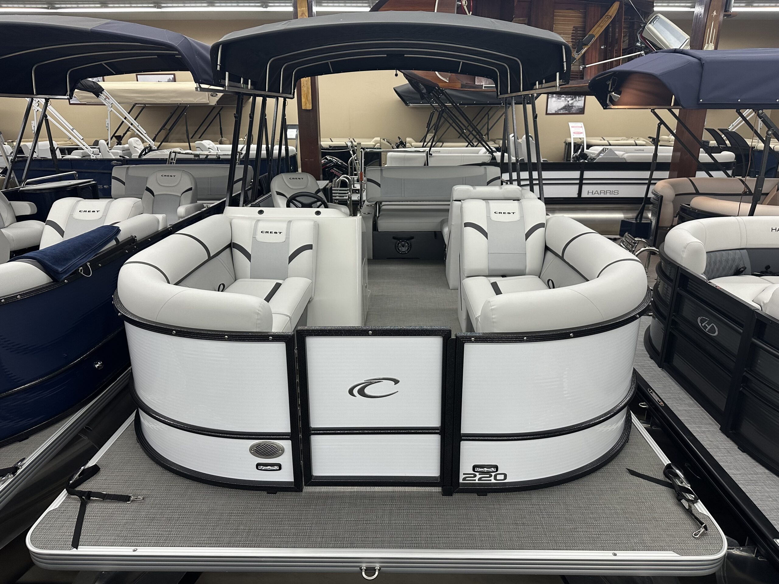 2023 Crest Classic LX 220 SLS with Easy Cover