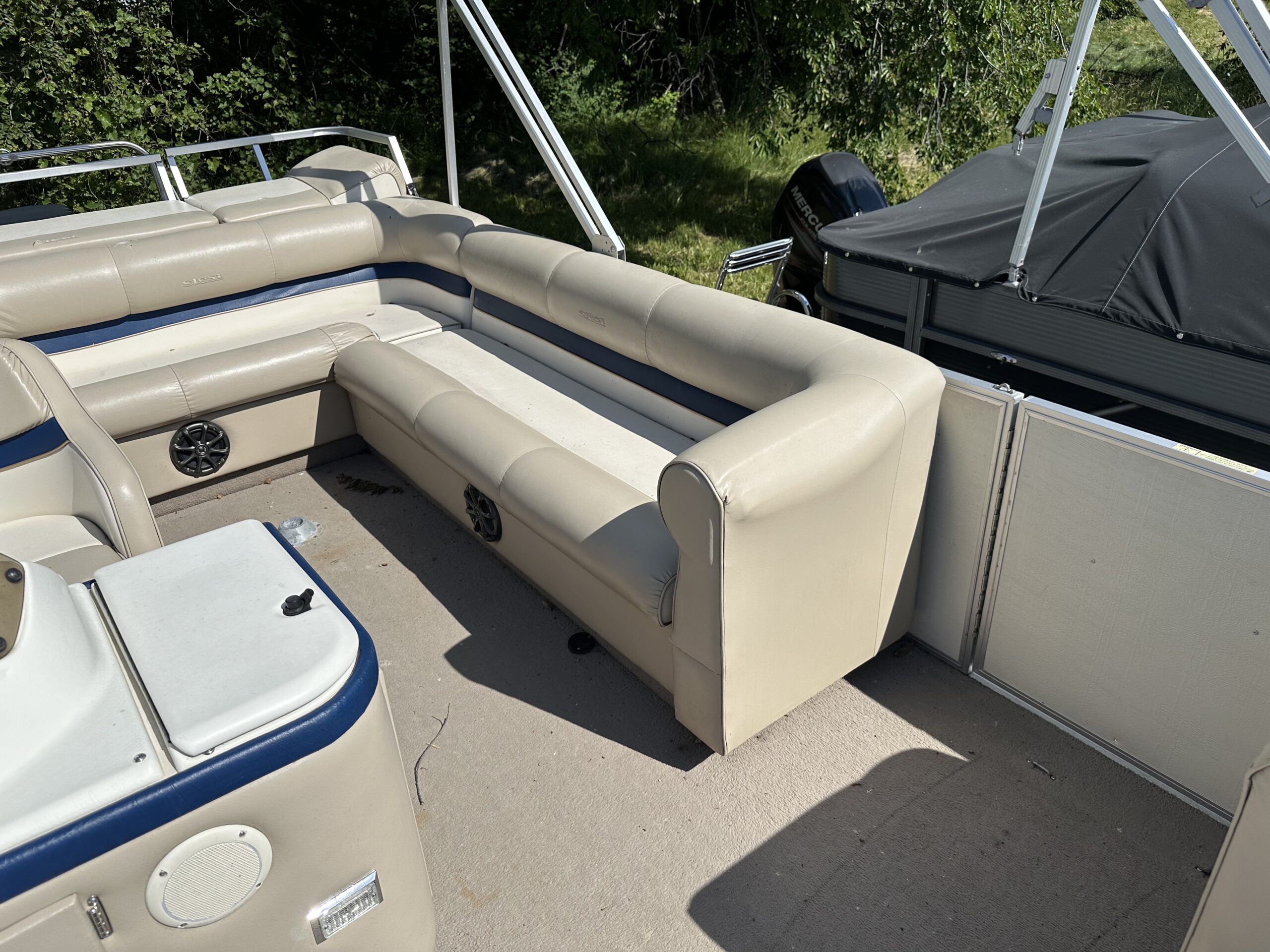 1998 Crest Caribbean HPT  Mariner 2.0 150hp 2 stroke