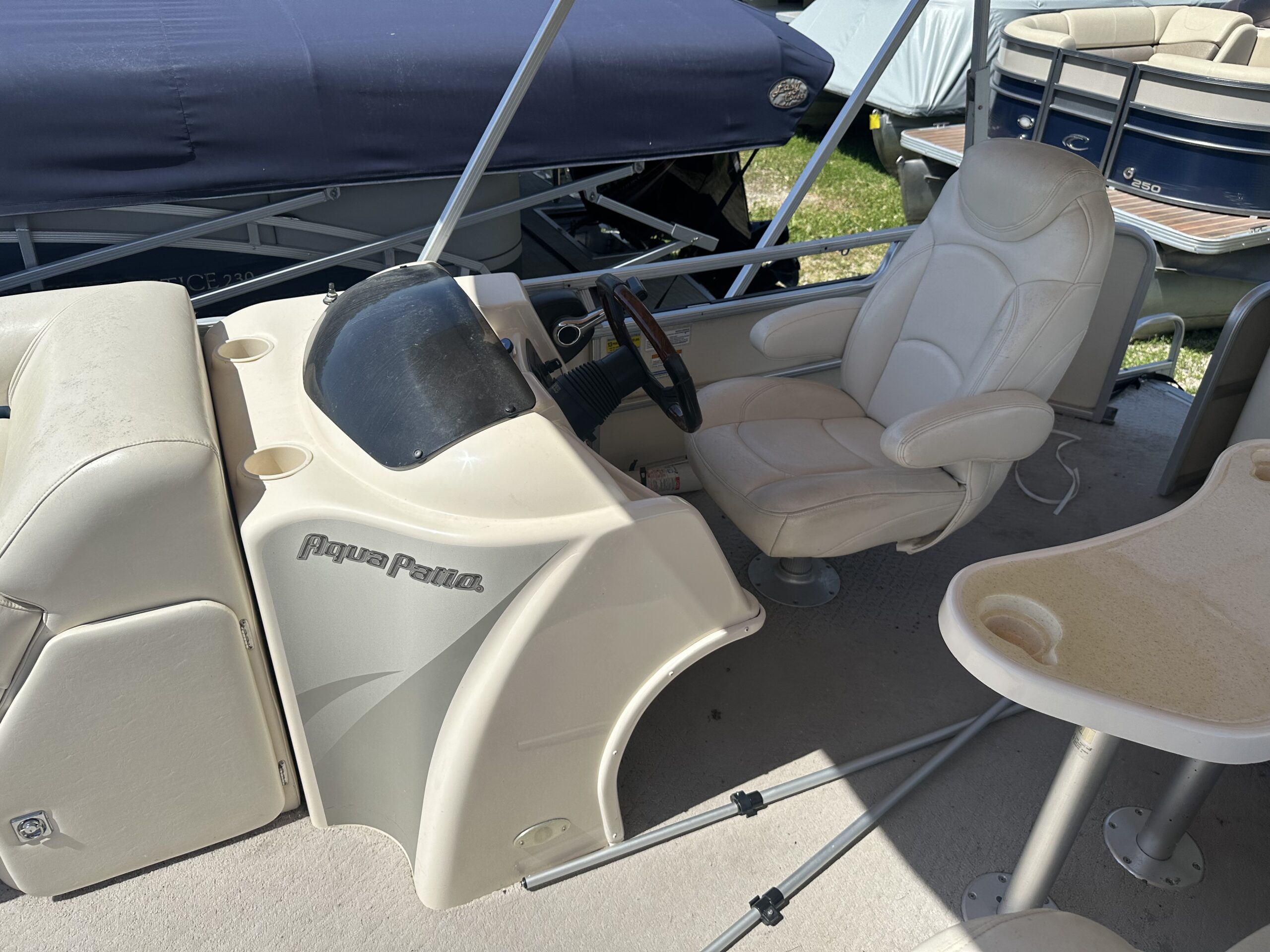 2006 Aqua Patio 20' Yamaha 90hp  Sea Legs and Liberator Bimini