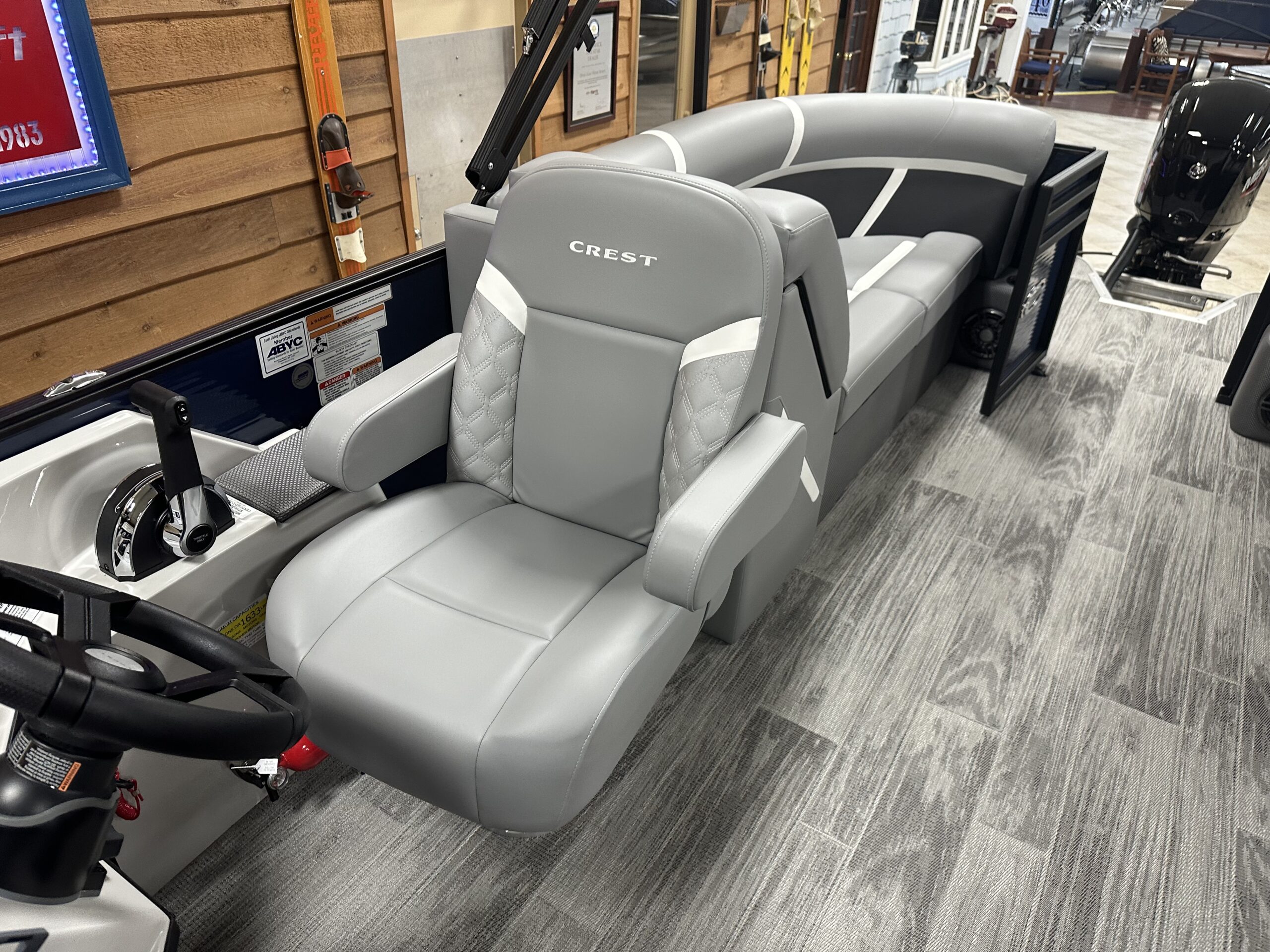 2025 Crest Classic 220 SLC  Mercury 115hp