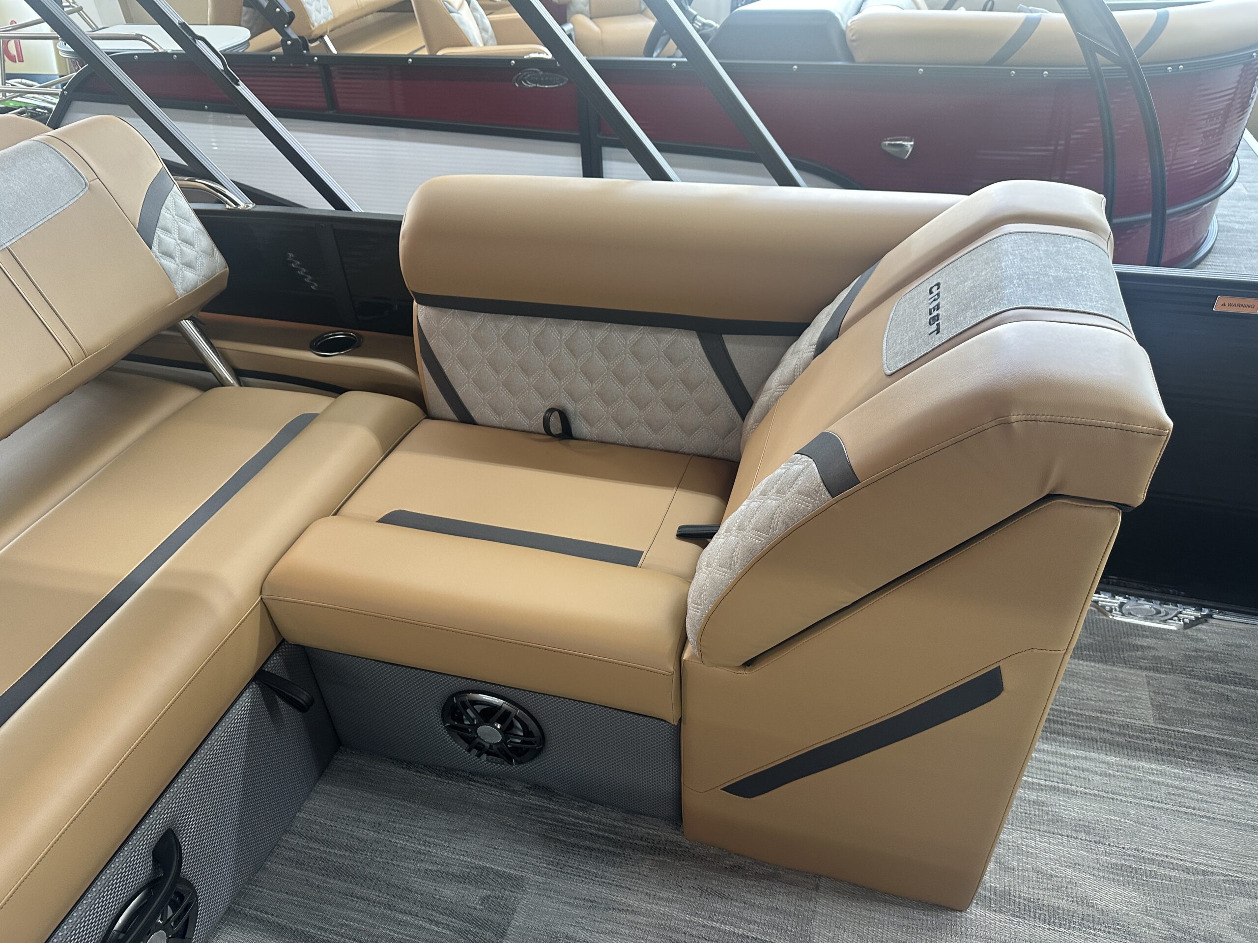2025 Crest Classic 220 SLS  115hp Mercury Easy Cover