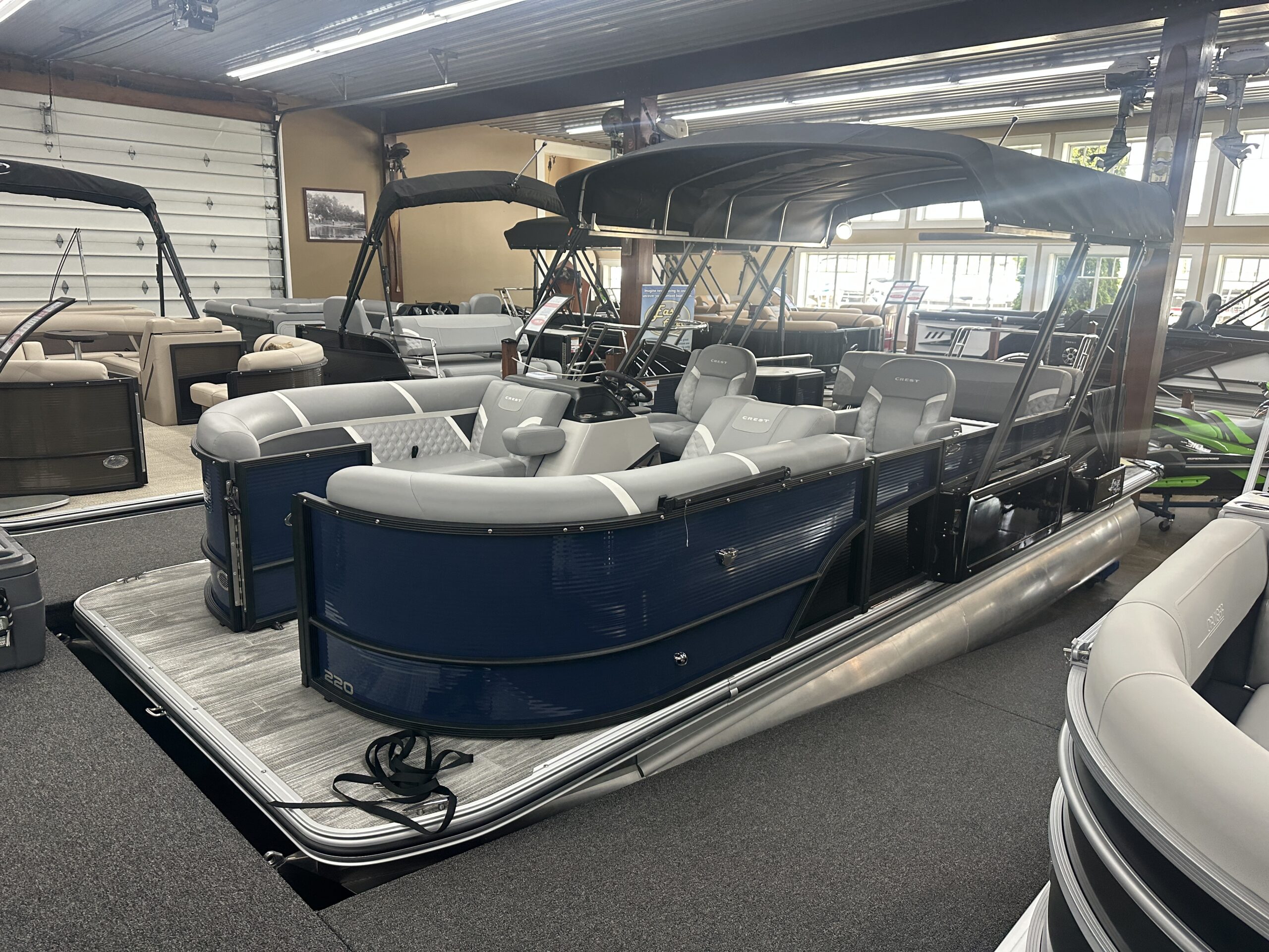 2025 Crest Classic 220 SLSC Mercury 90hp CT  Easy Cover