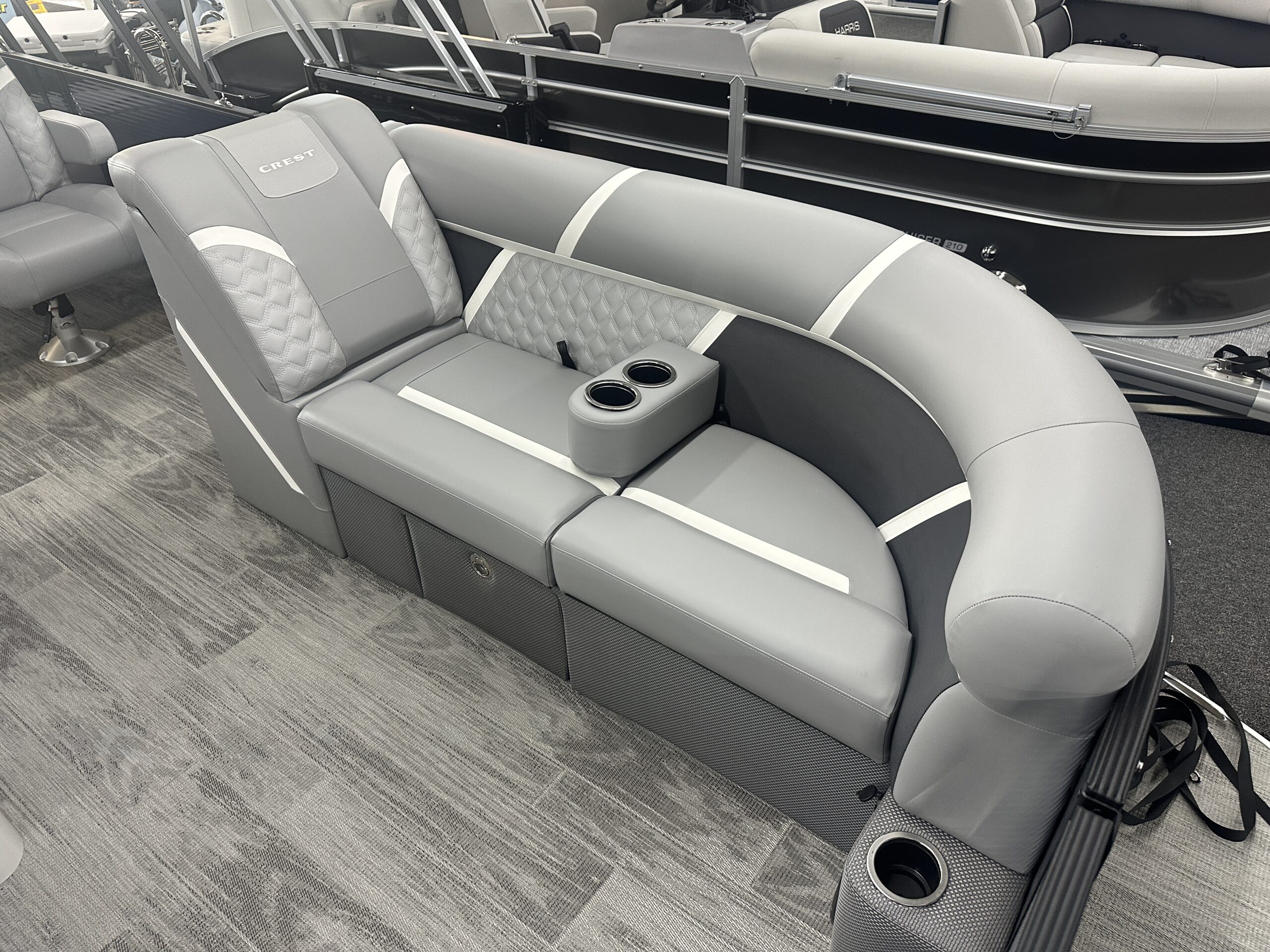 2025 Crest Classic 220 SLSC Mercury 90hp CT  Easy Cover