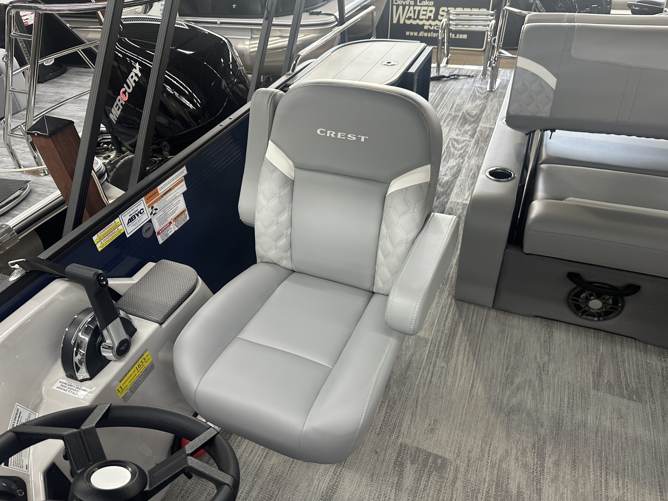 2025 Crest Classic 220 SLSC Mercury 90hp CT  Easy Cover