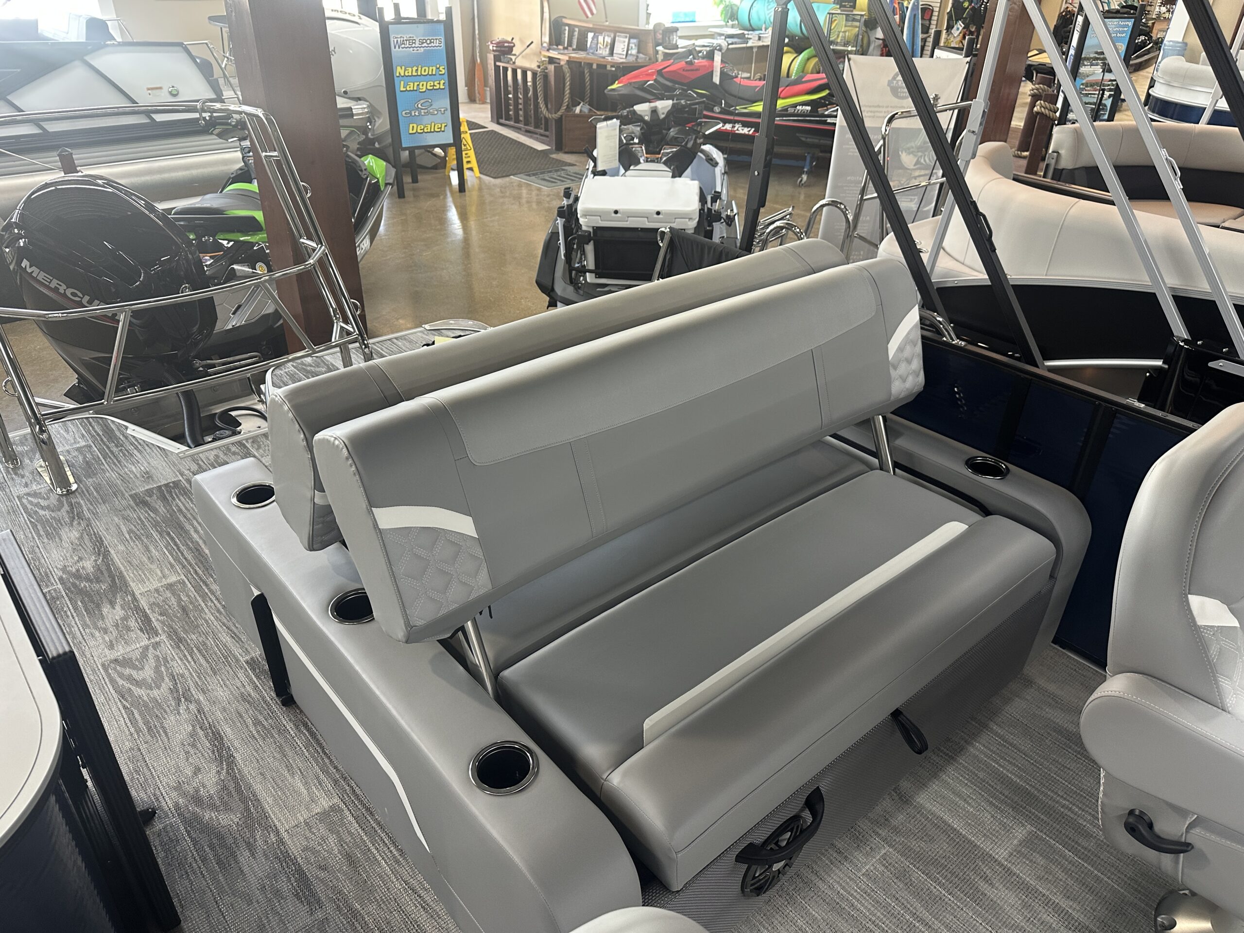 2025 Crest Classic 220 SLSC Mercury 90hp CT  Easy Cover