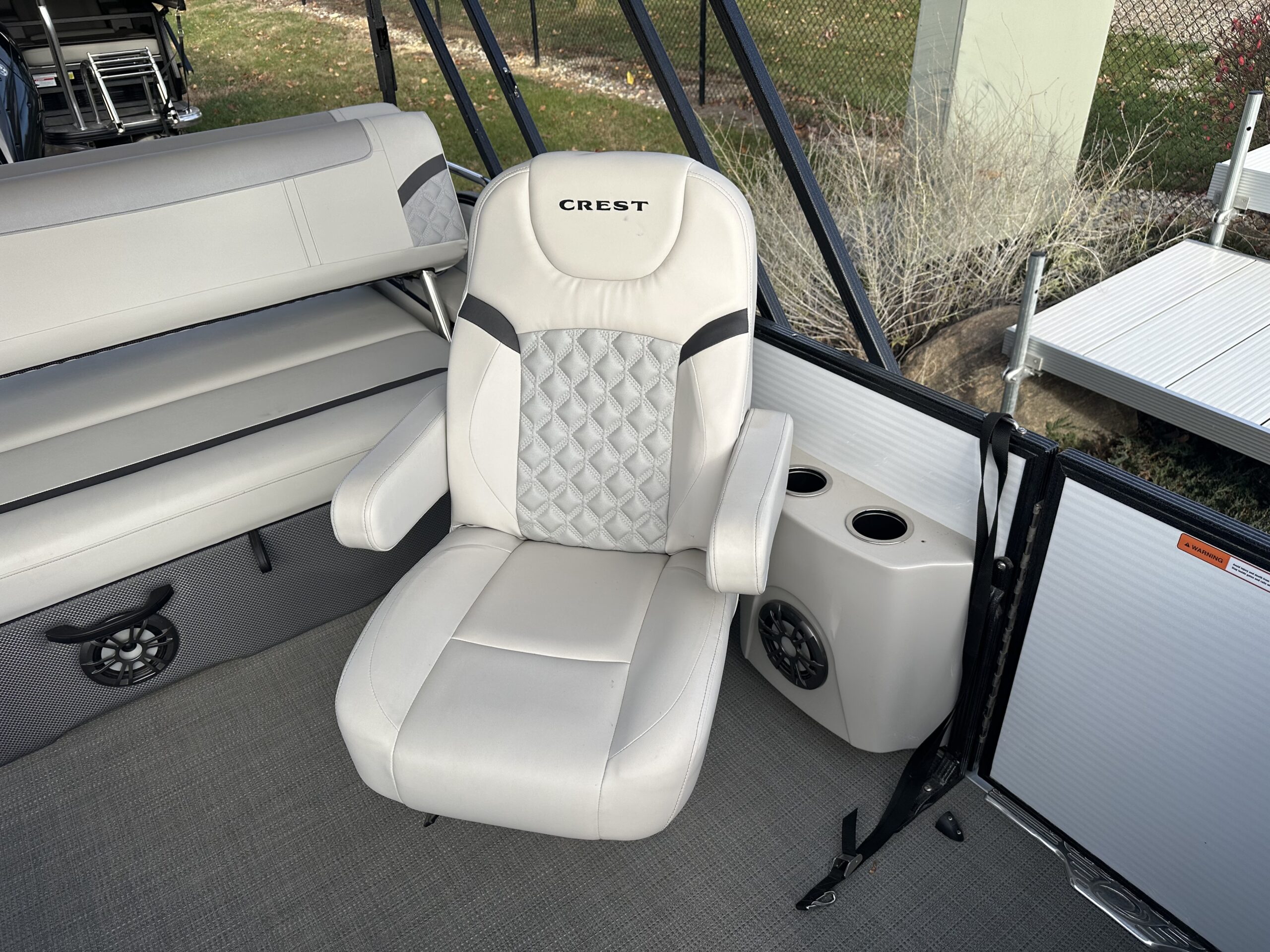 2023 Crest Classic DLX 220 SLSC Easy Cover Equipped  90hp Mercury