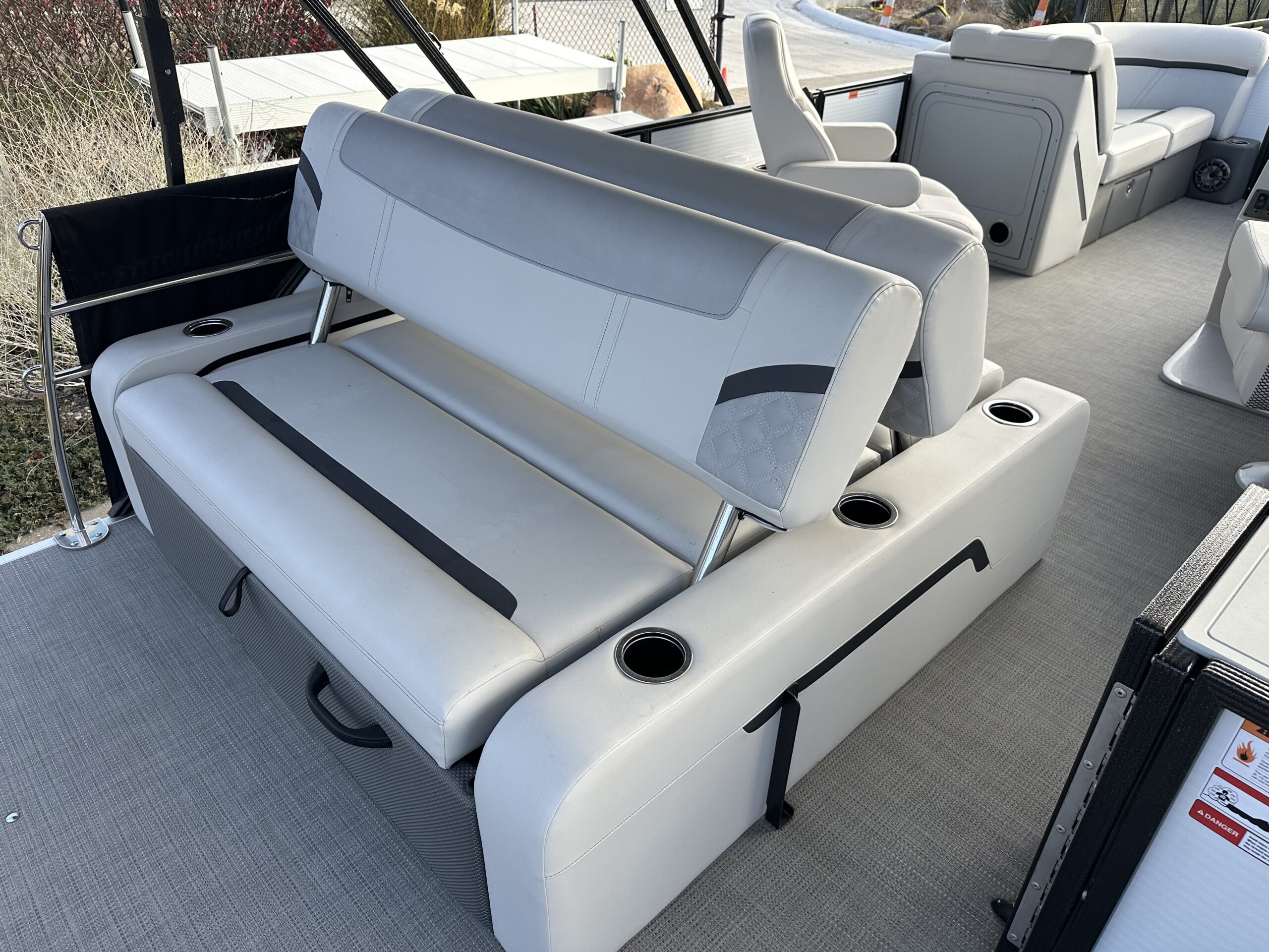 2023 Crest Classic DLX 220 SLSC Easy Cover Equipped  90hp Mercury