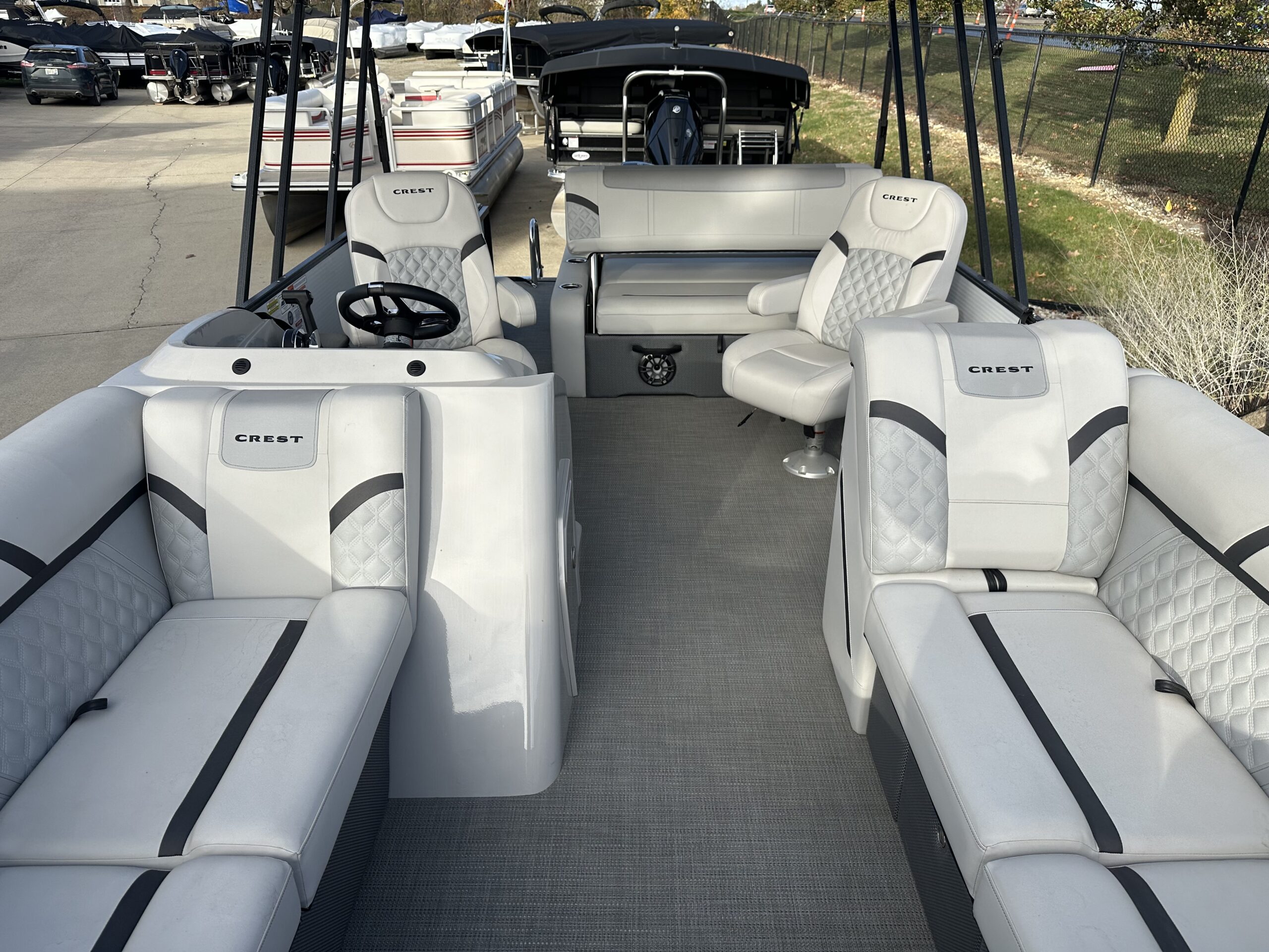 2023 Crest Classic DLX 220 SLSC Easy Cover Equipped  90hp Mercury