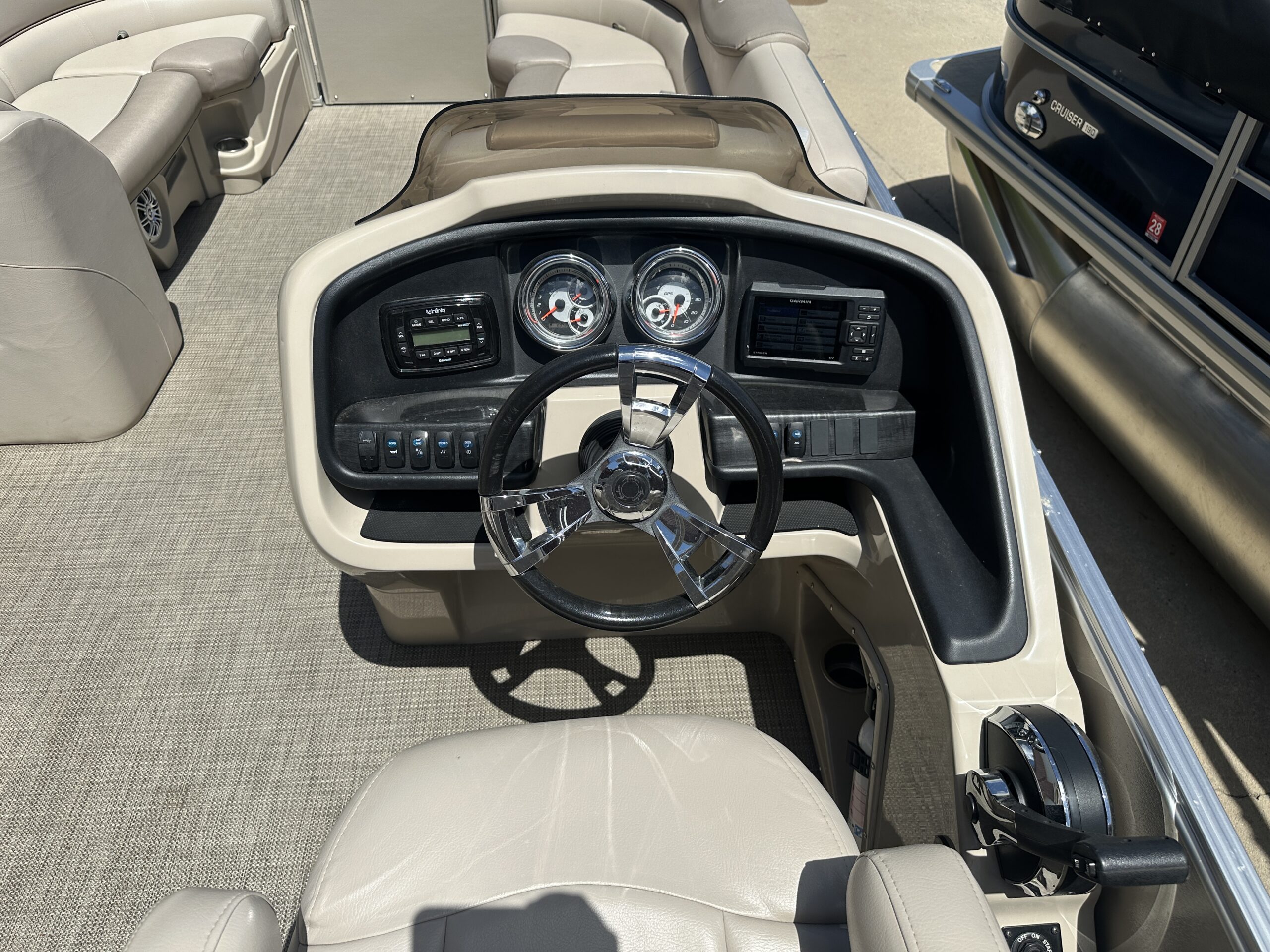 2018 Avalon Catalina 2585RJ  Mercury 115hp Pro XS