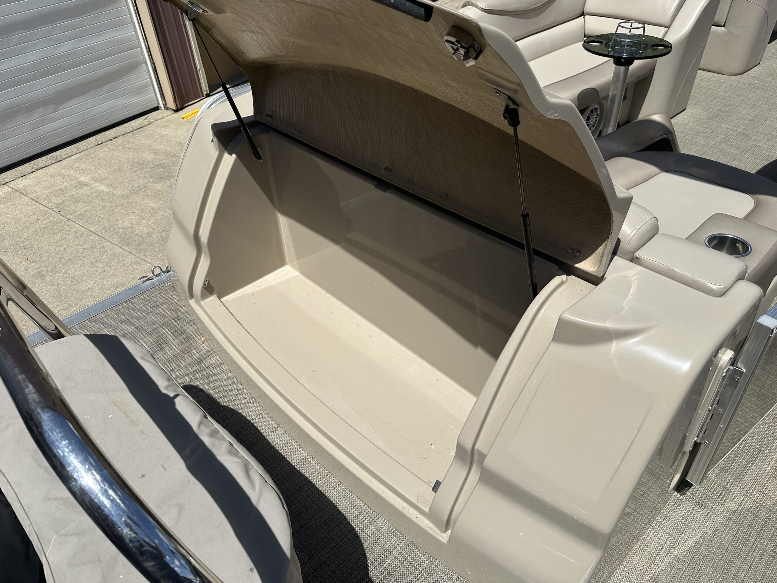 2018 Avalon Catalina 2585RJ  Mercury 115hp Pro XS