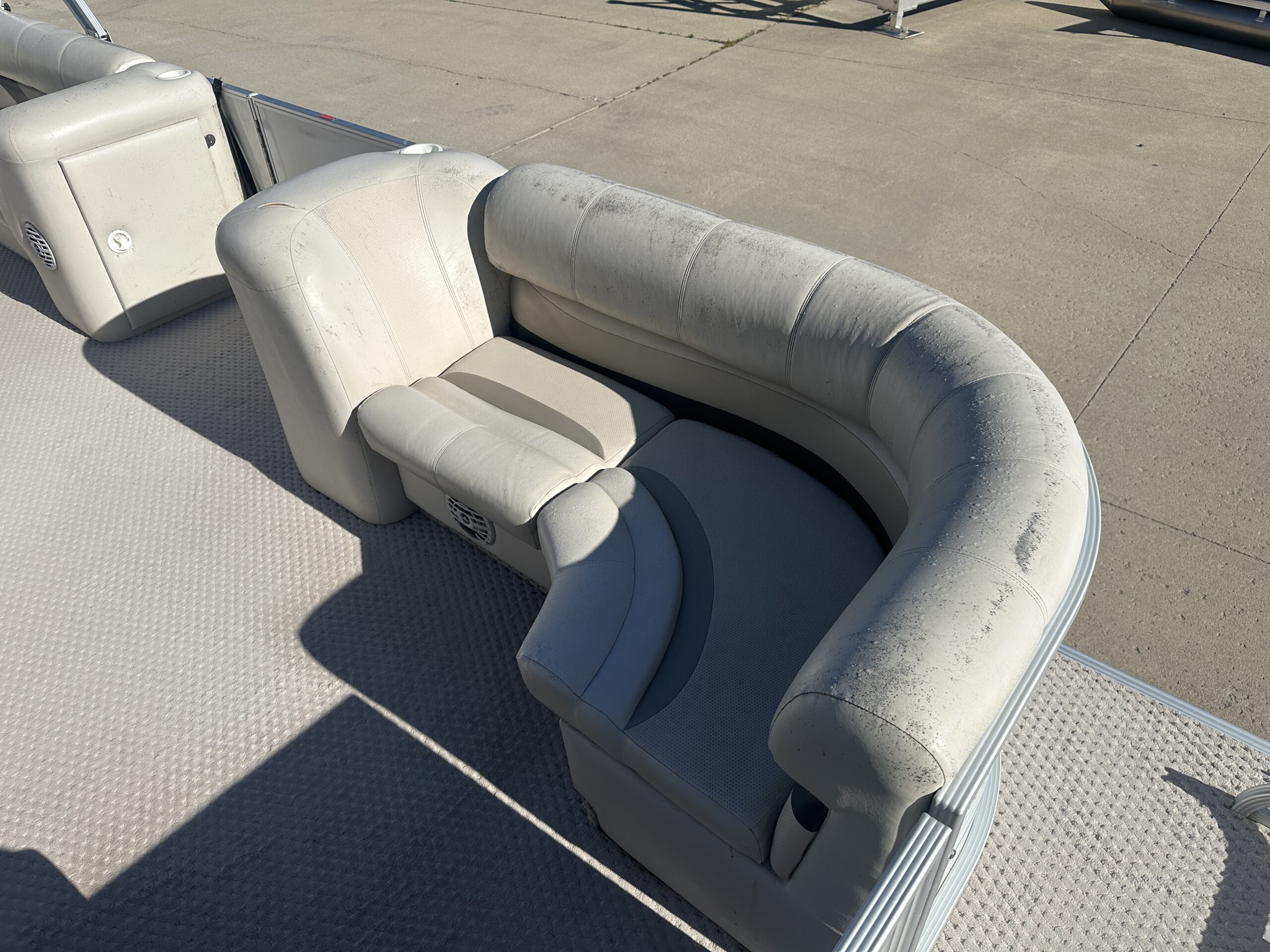 2007 Crest II LM 2003 Mercury 40hp EFI 4 stroke