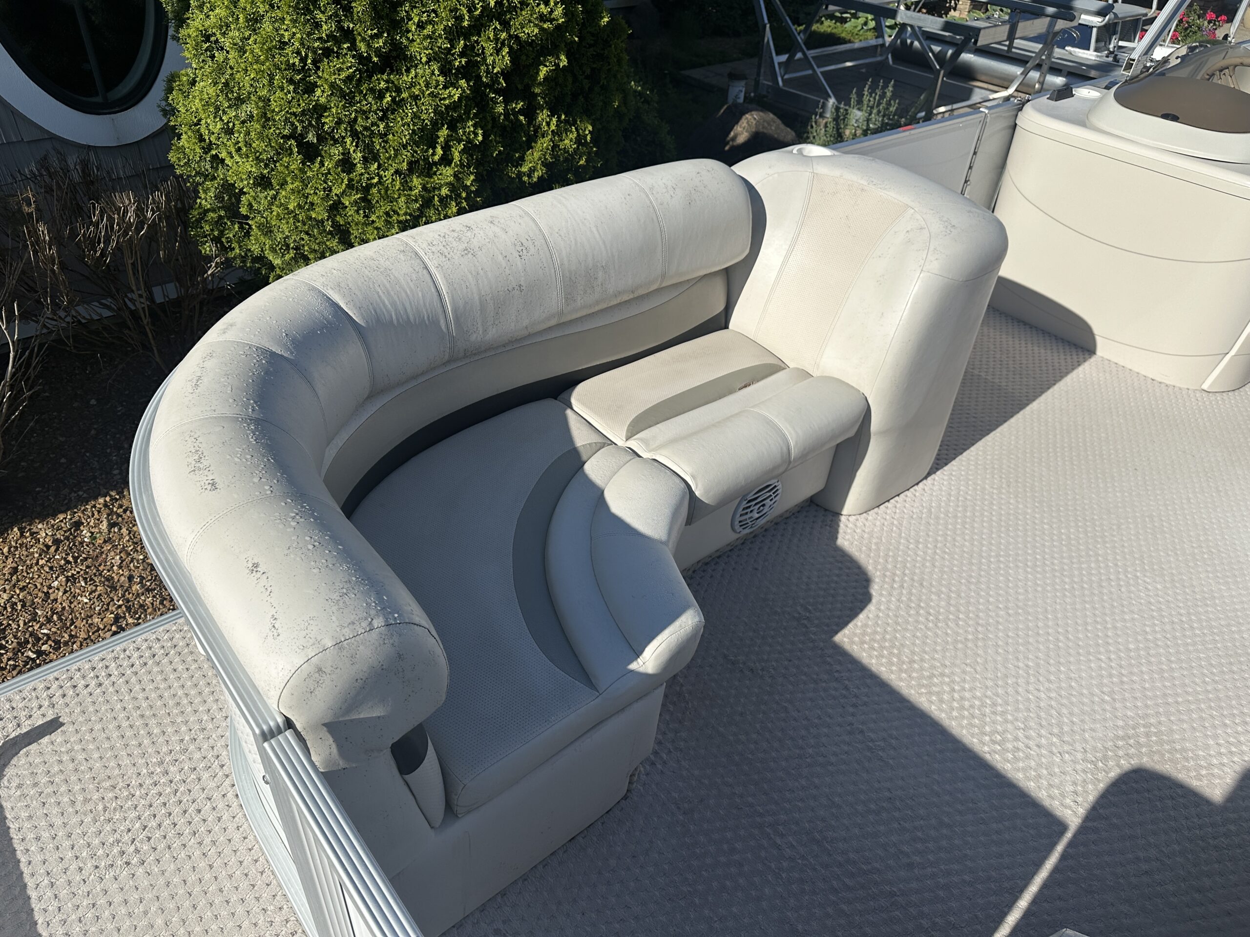 2007 Crest II LM 2003 Mercury 40hp EFI 4 stroke