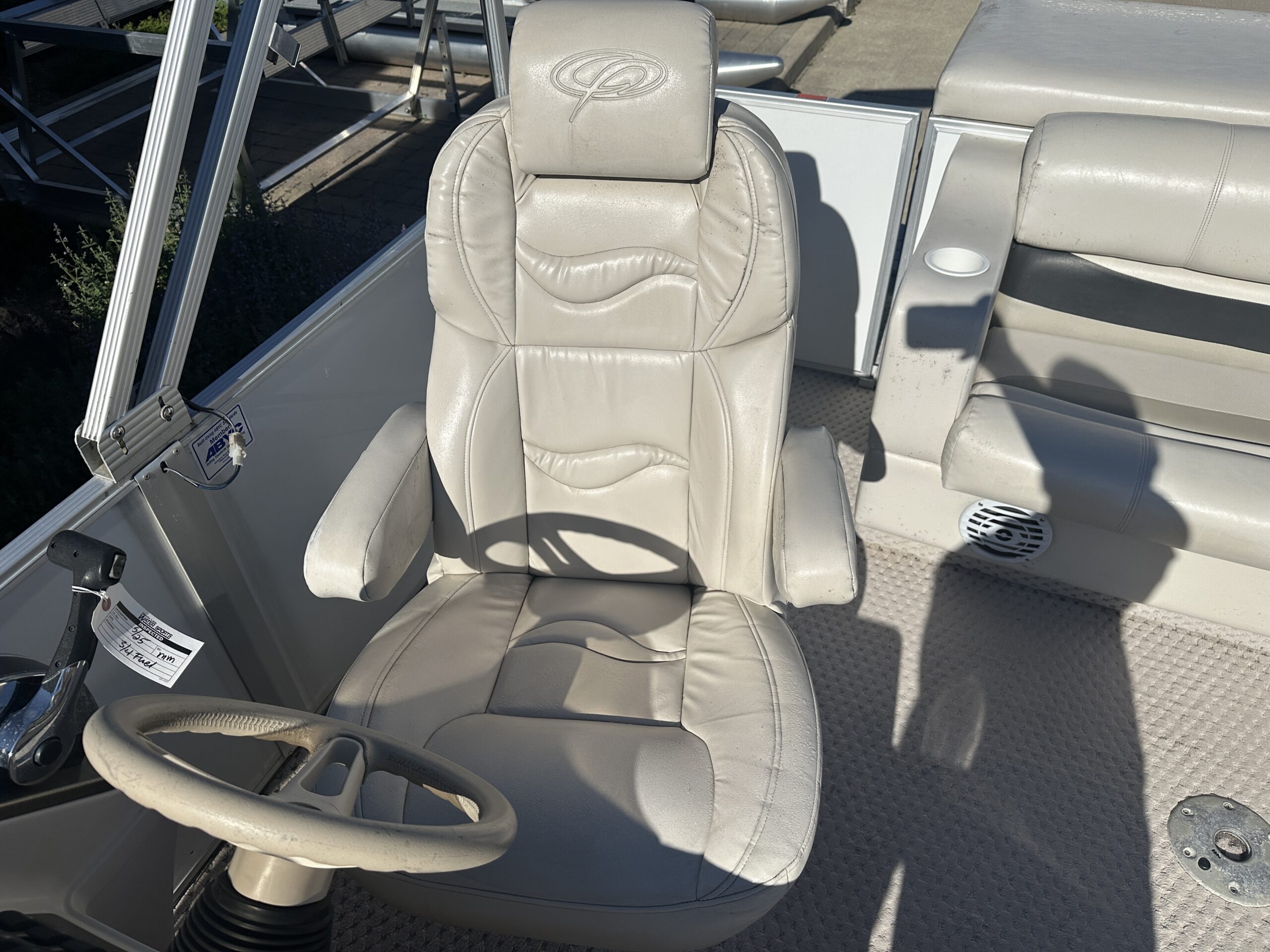2007 Crest II LM 2003 Mercury 40hp EFI 4 stroke