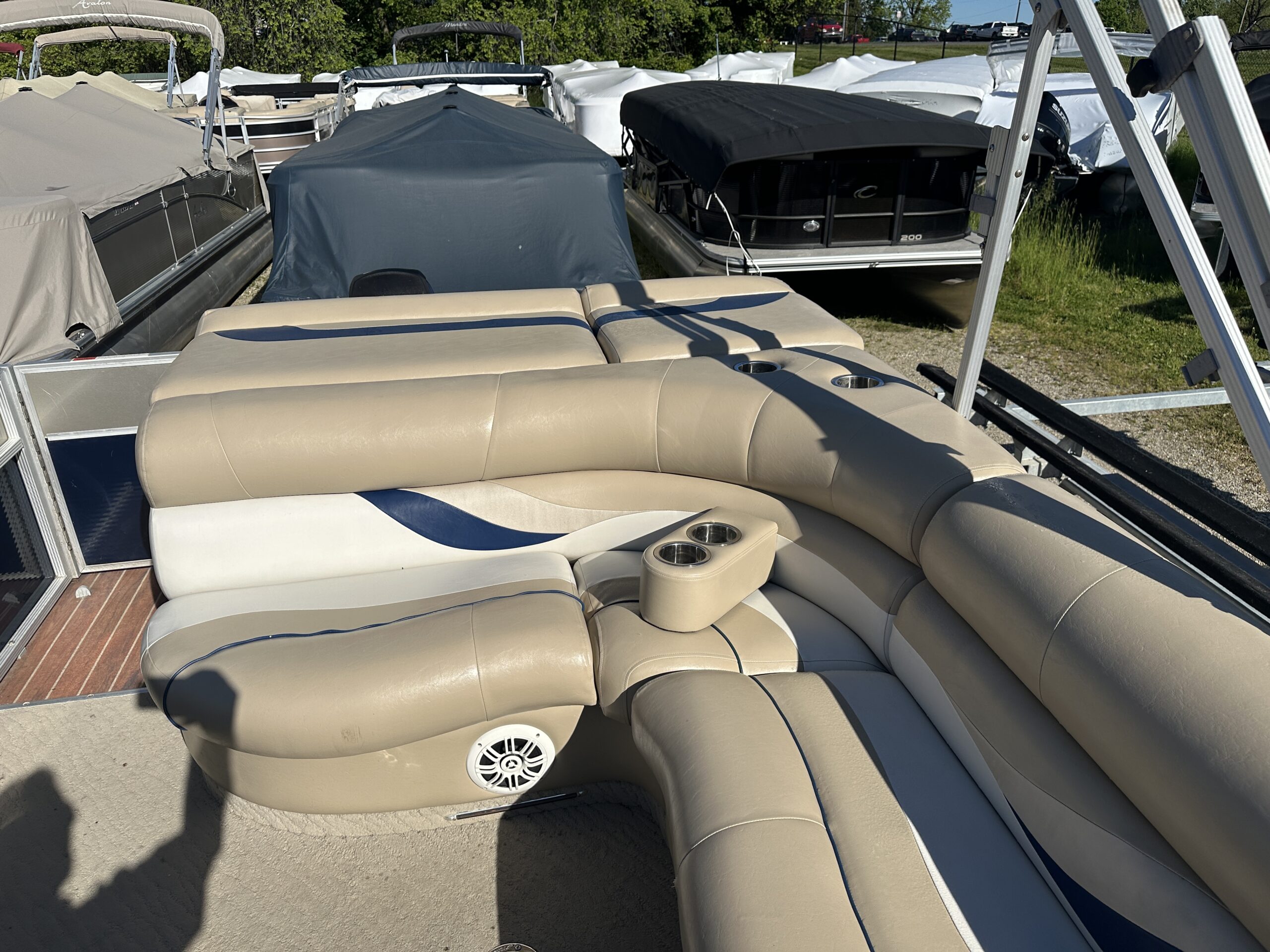 2012 Crest Classic 230  Mercury 50hp 4 stroke