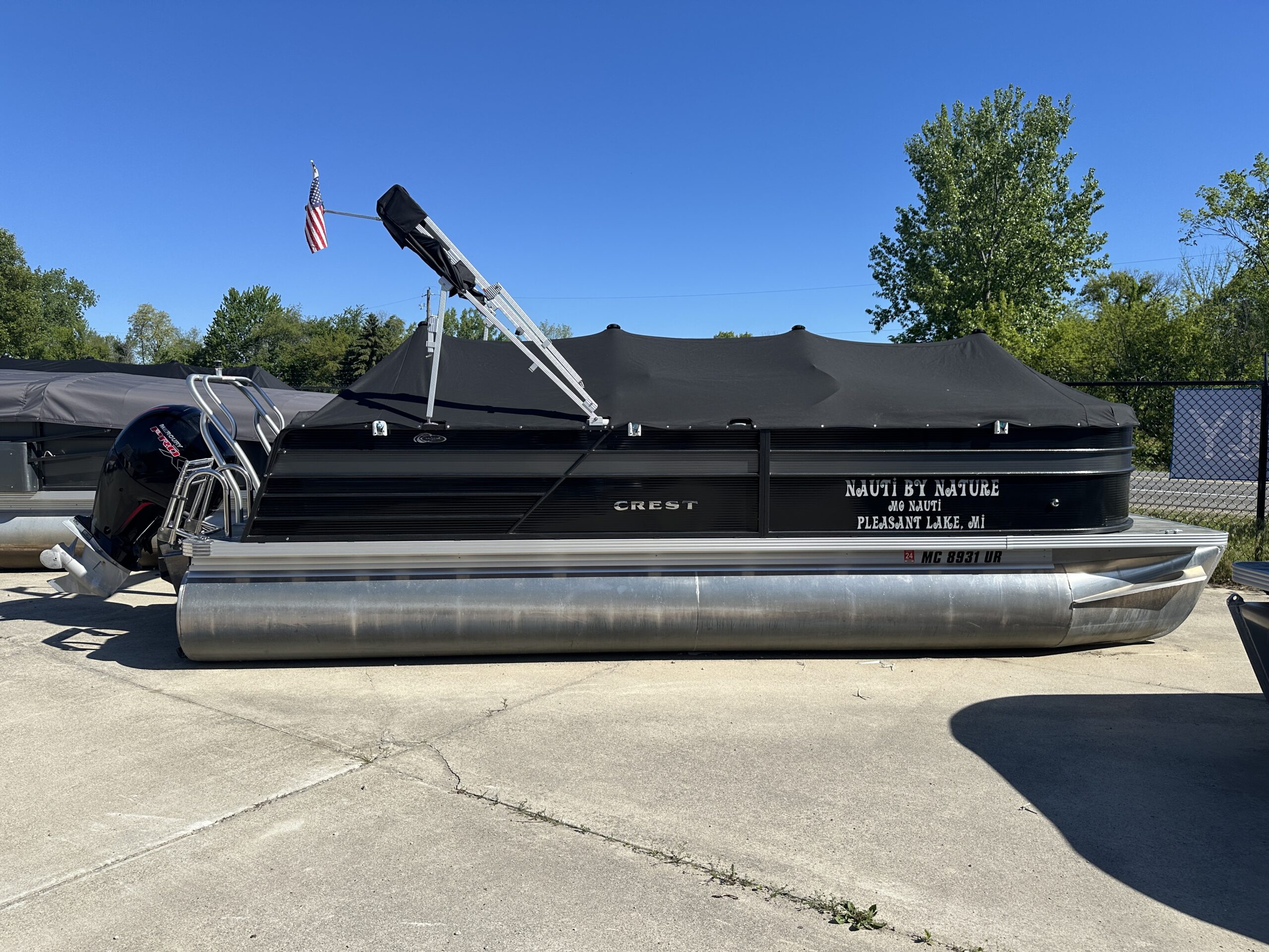 2022 Crest Classic DLX 220 Tri Toon  Mercury 150hp