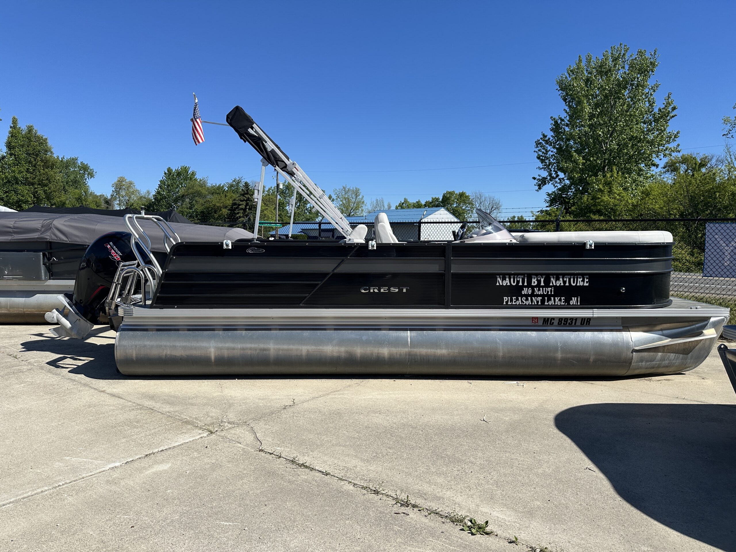 2022 Crest Classic DLX 220 Tri Toon  Mercury 150hp