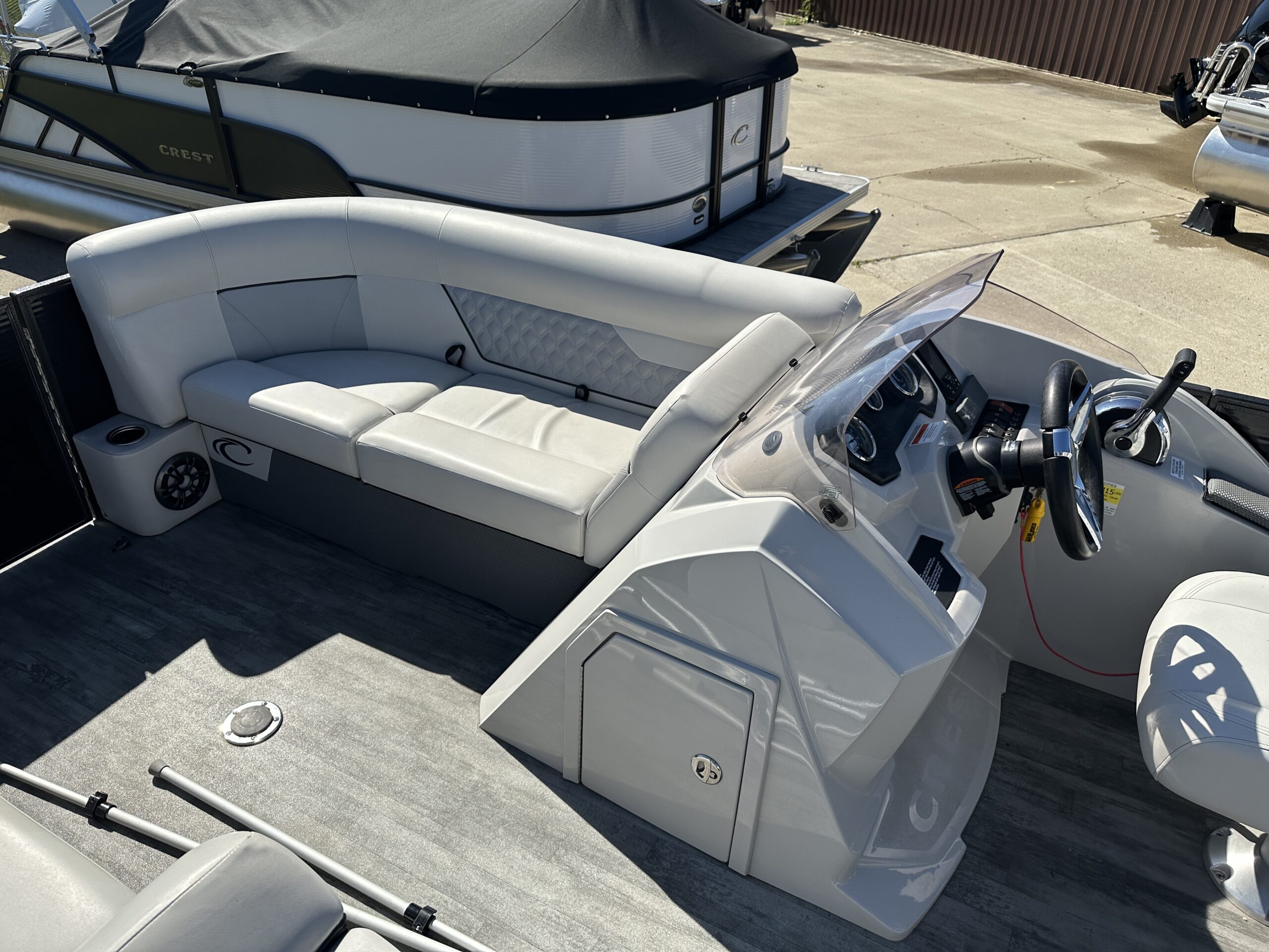 2022 Crest Classic DLX 220 Tri Toon  Mercury 150hp