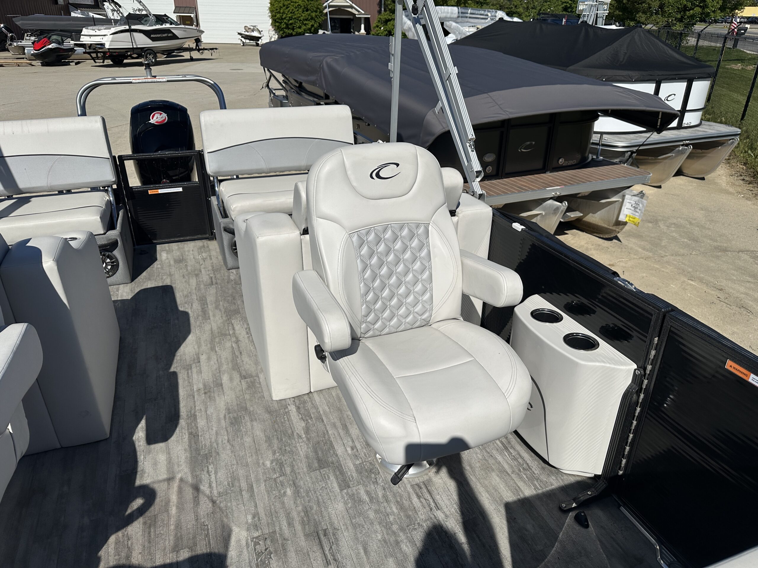 2022 Crest Classic DLX 220 Tri Toon  Mercury 150hp