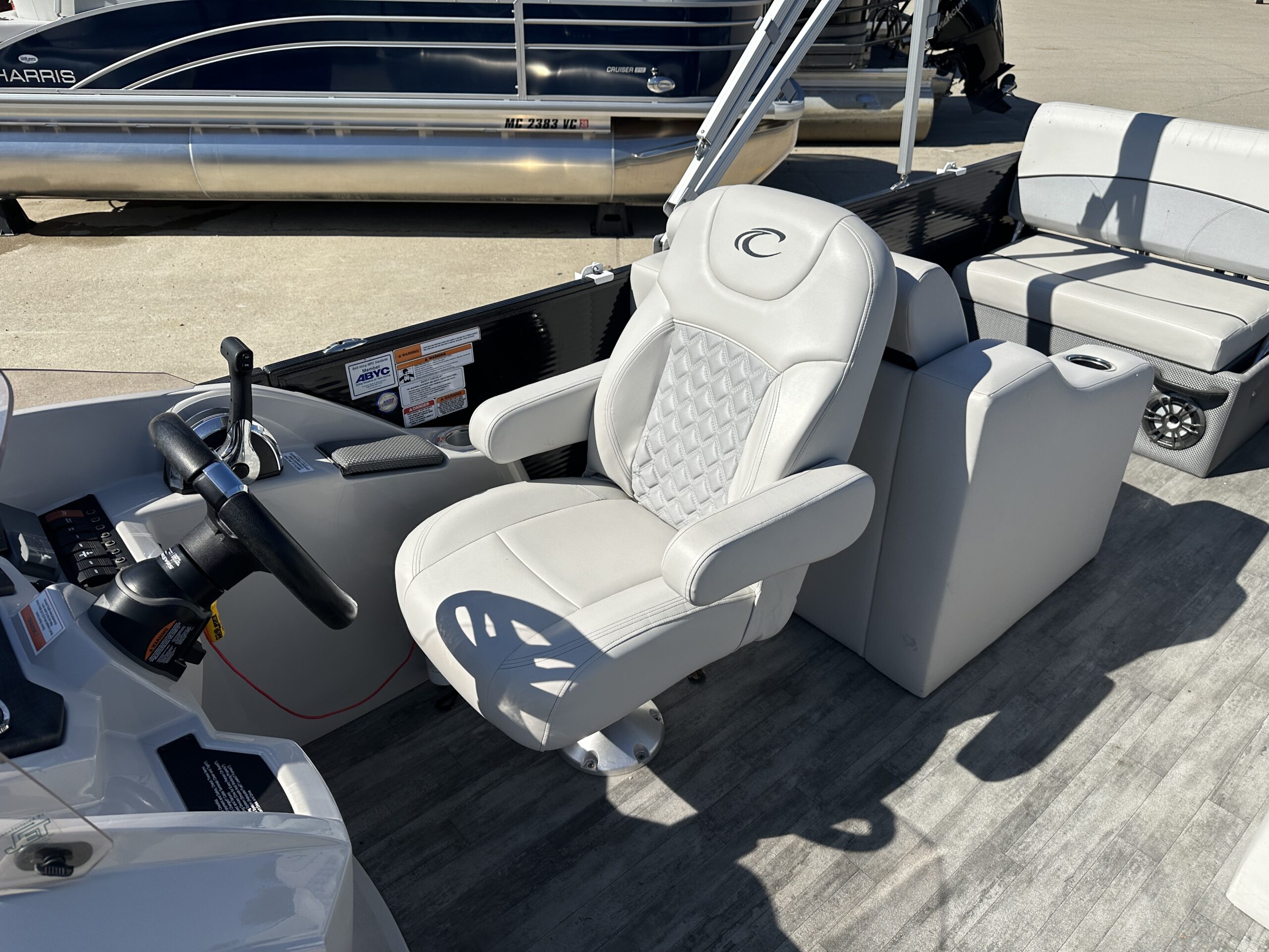 2022 Crest Classic DLX 220 Tri Toon  Mercury 150hp