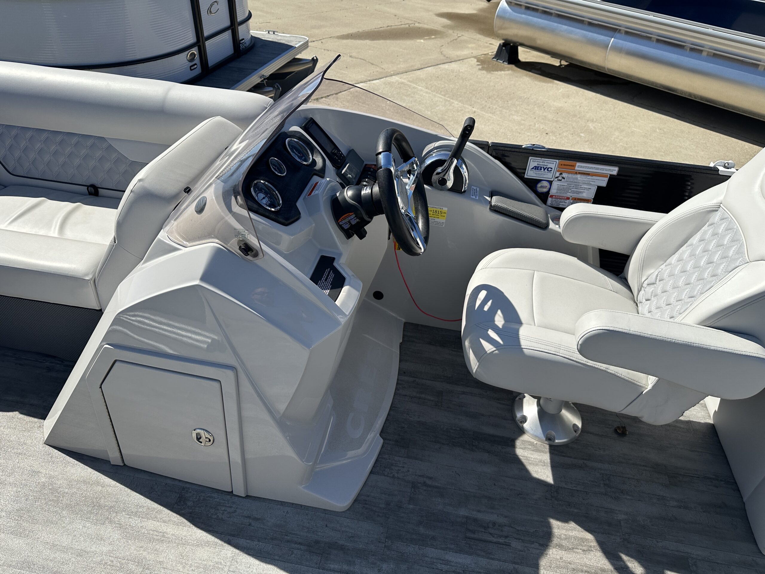 2022 Crest Classic DLX 220 Tri Toon  Mercury 150hp