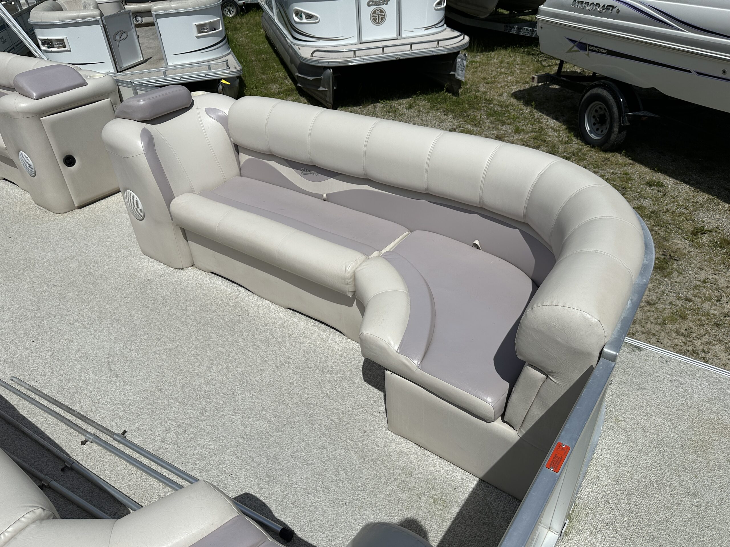 2003 Crest II 25'  Mercury 60hp