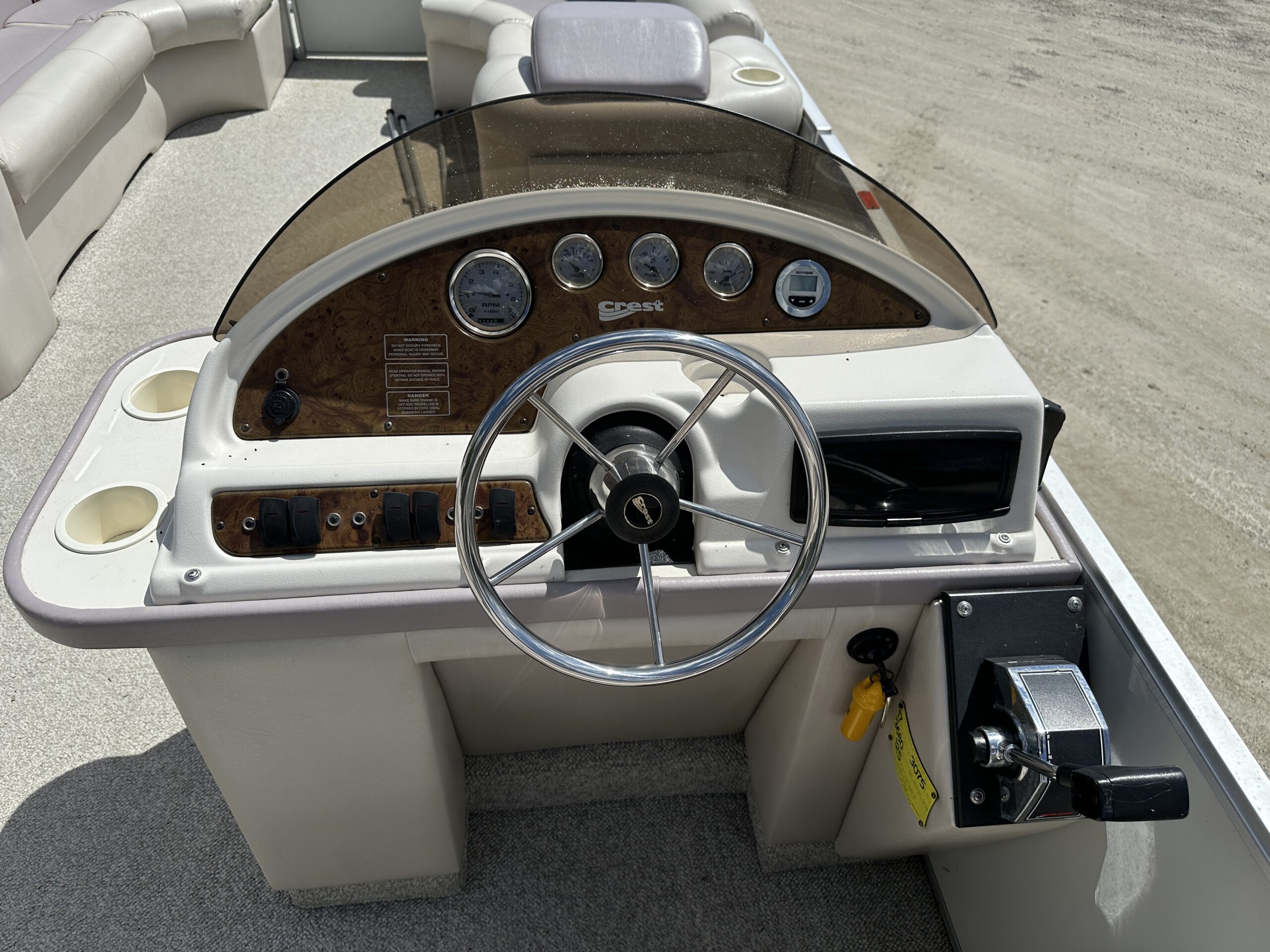 2003 Crest II 25'  Mercury 60hp