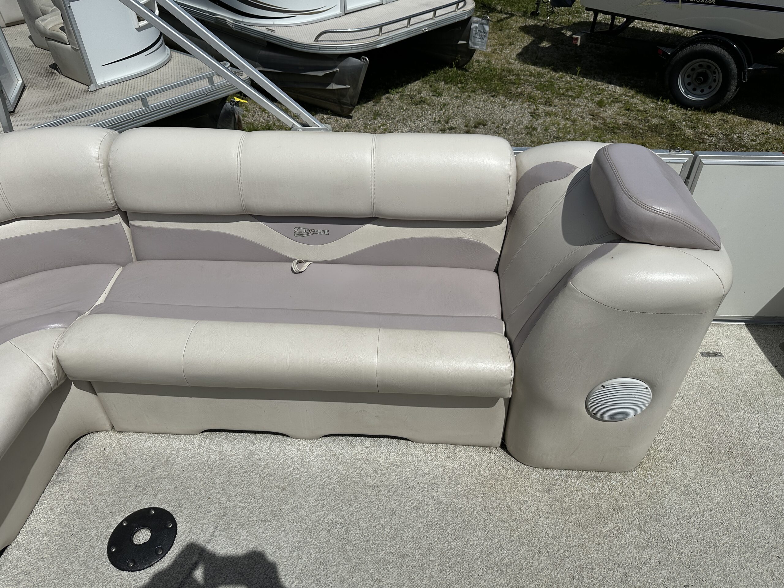 2003 Crest II 25'  Mercury 60hp