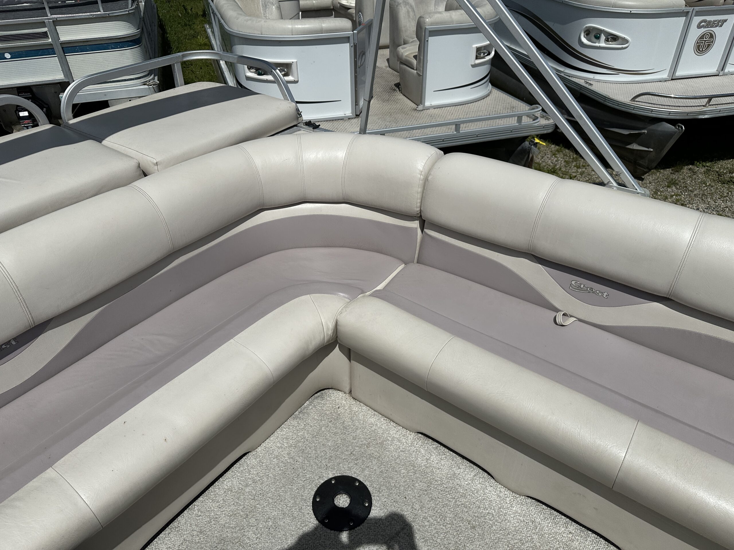 2003 Crest II 25'  Mercury 60hp