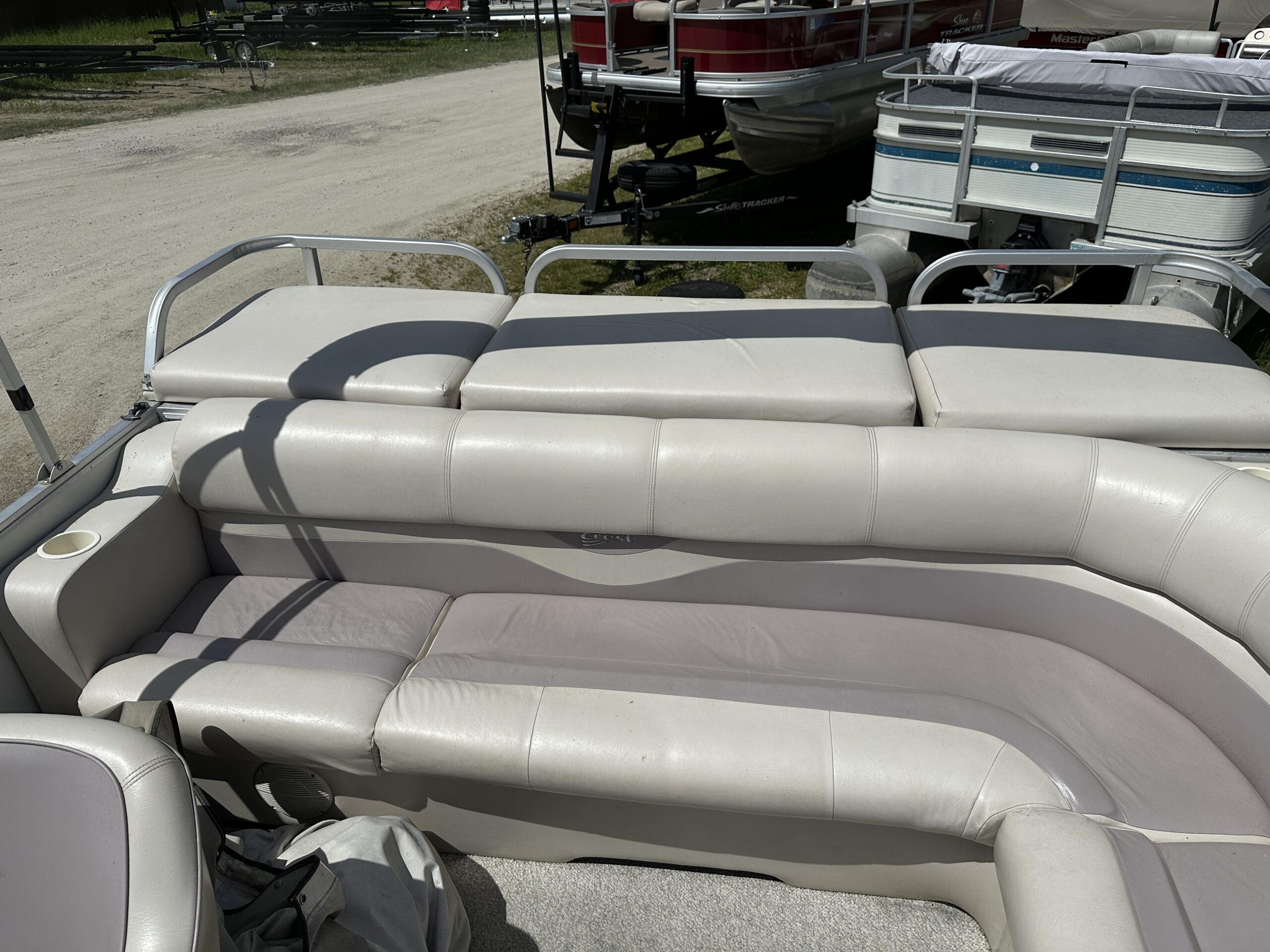 2003 Crest II 25'  Mercury 60hp