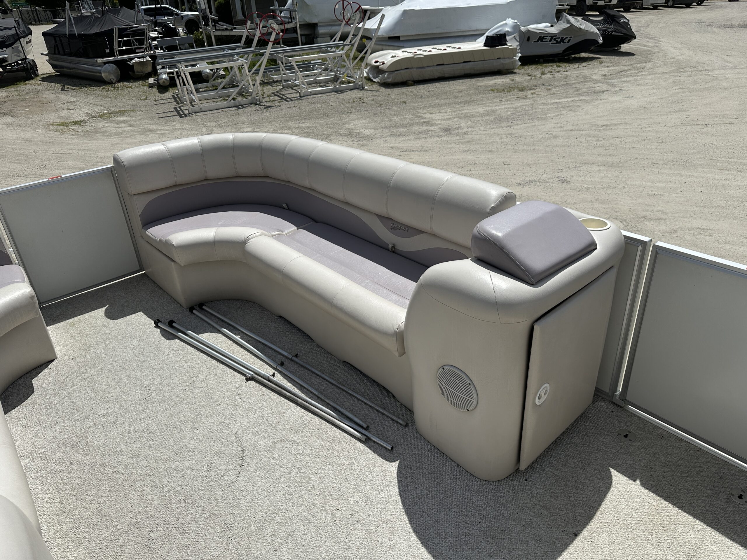 2003 Crest II 25'  Mercury 60hp