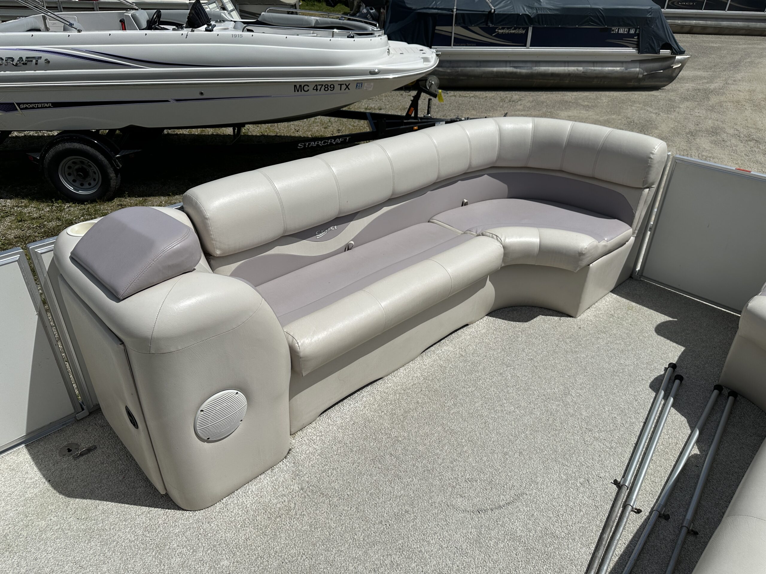 2003 Crest II 25'  Mercury 60hp