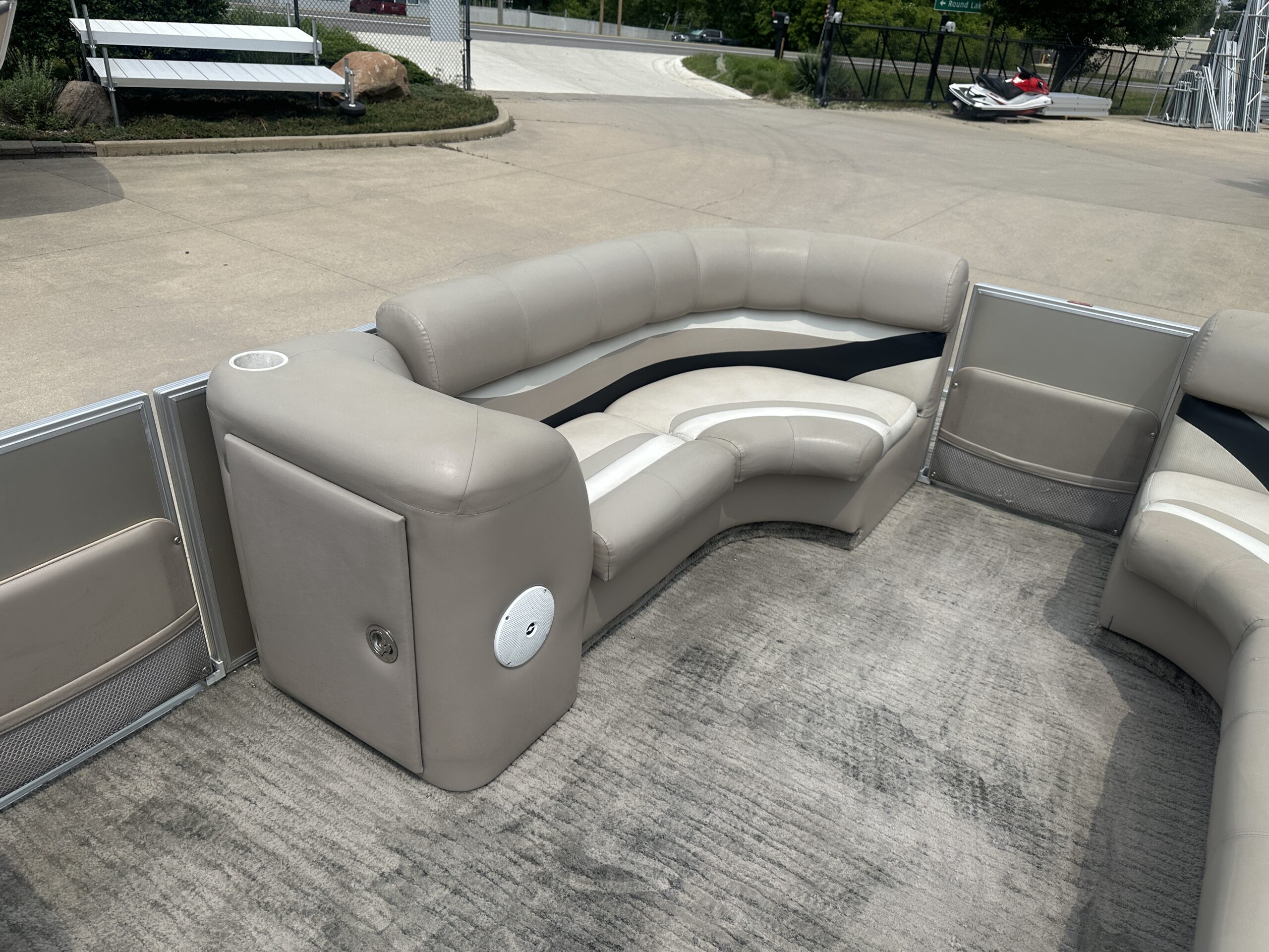 2010 Crest II LM 22'  Mercury 60hp EFI 4 Stroke