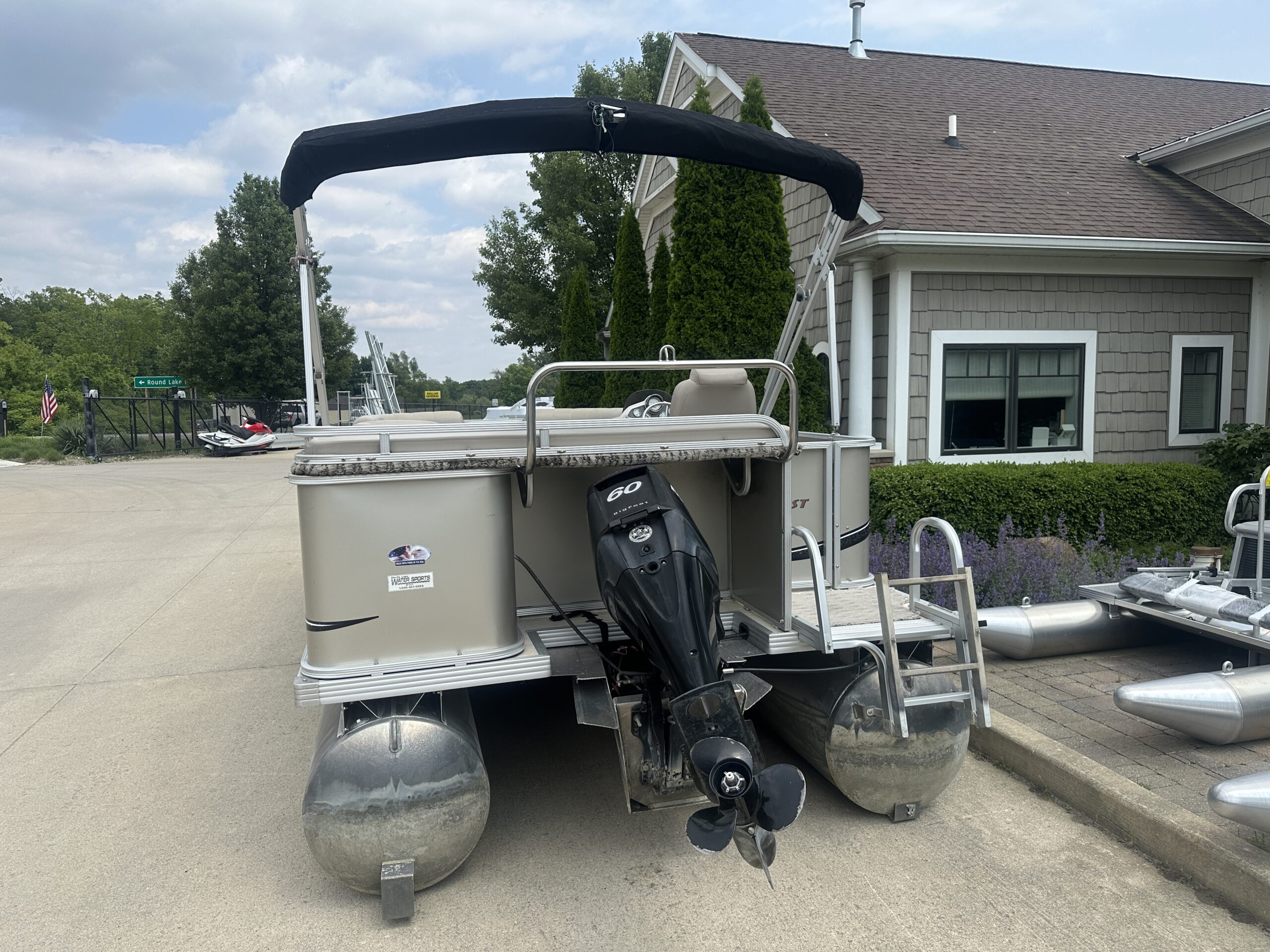 2010 Crest II LM 22'  Mercury 60hp EFI 4 Stroke