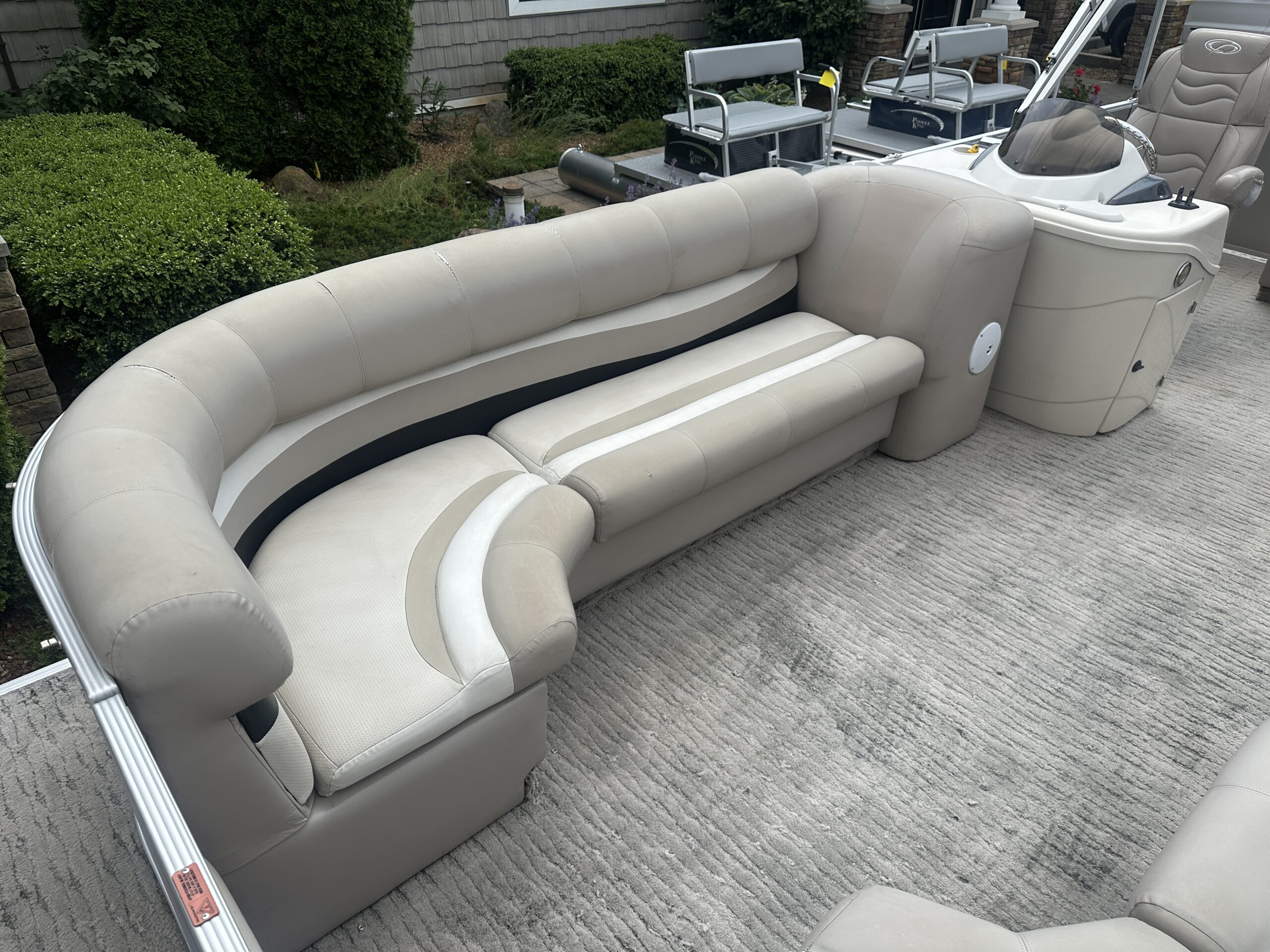 2010 Crest II LM 22'  Mercury 60hp EFI 4 Stroke