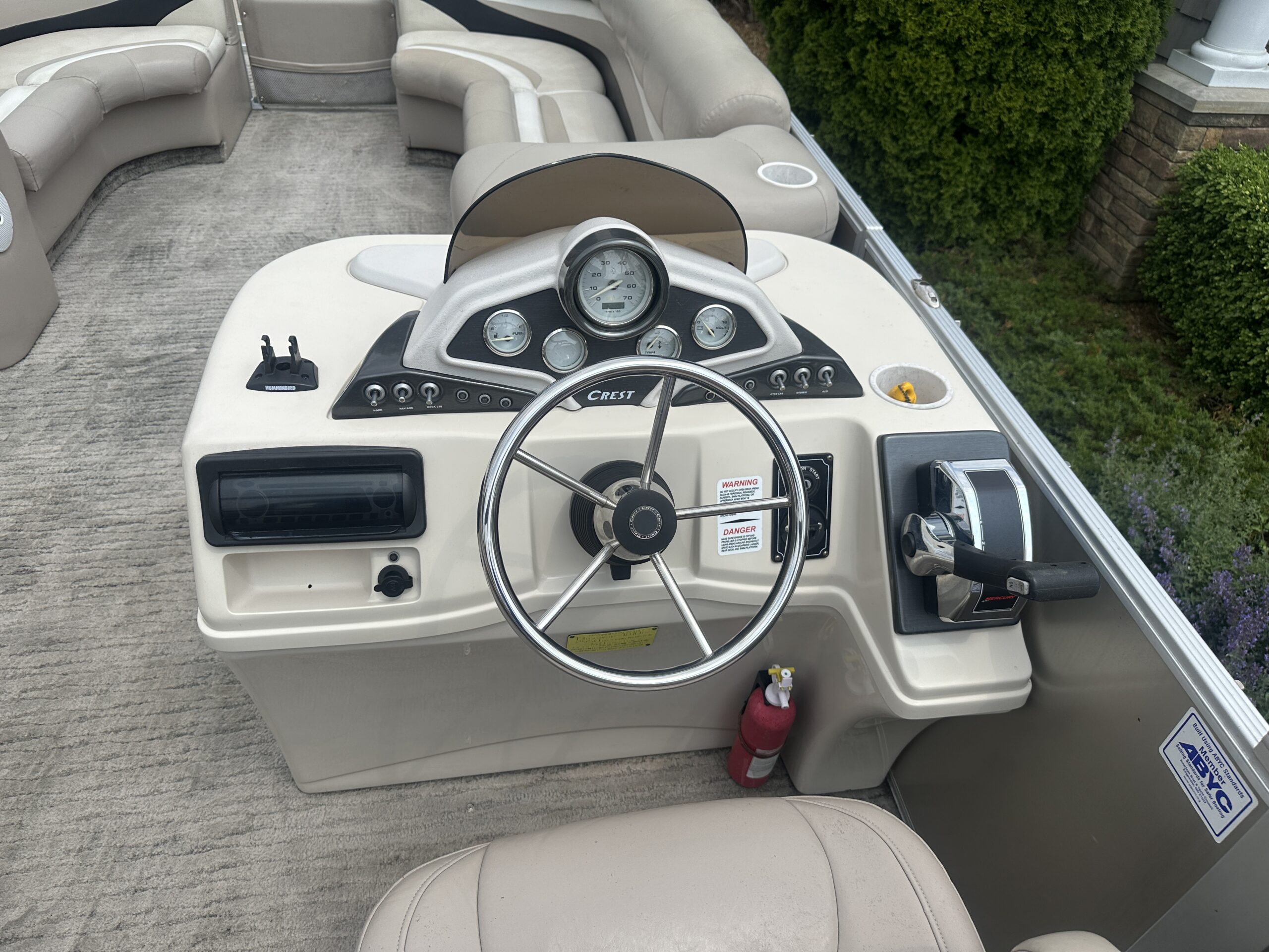 2010 Crest II LM 22'  Mercury 60hp EFI 4 Stroke