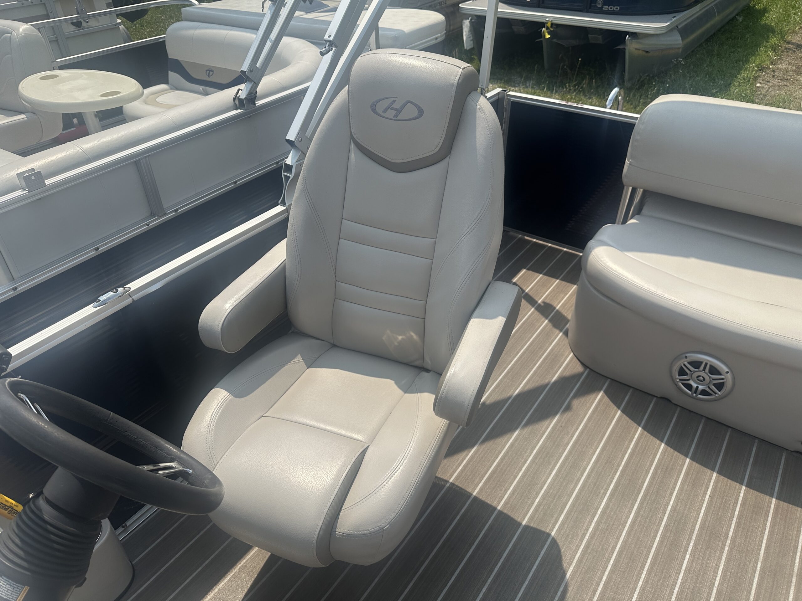 2017 Harris Sunliner SL  Mercury 50hp Command Thrust