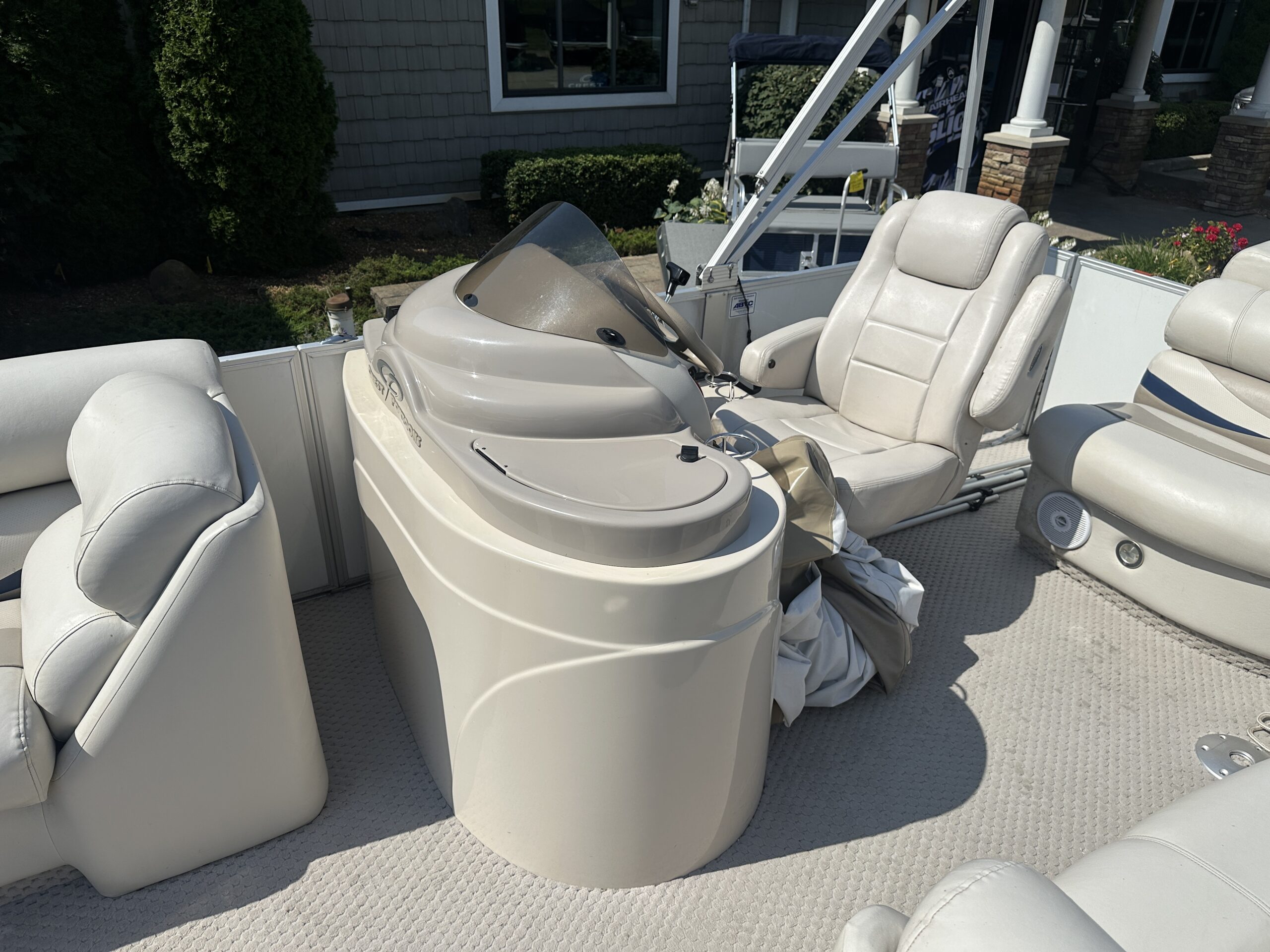 2006 Crest Caribbean 250  Mercury 50hp 4 Stroke