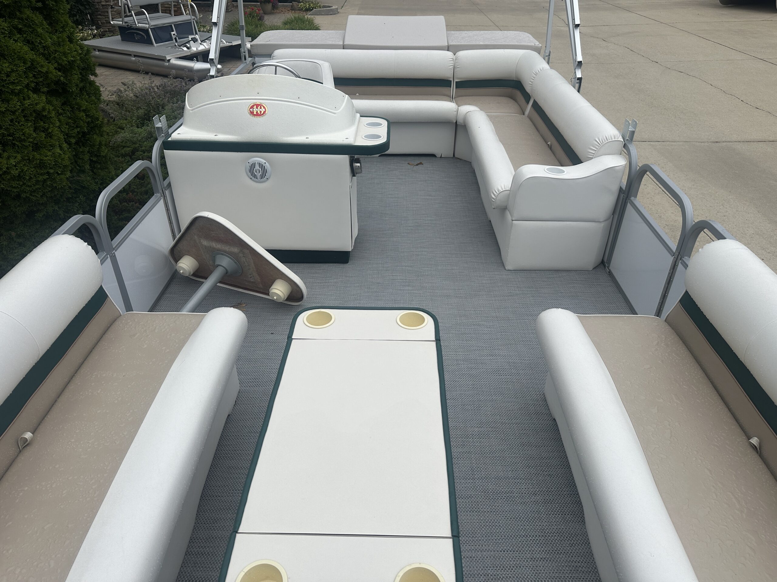 1998 Crest II 20'  2008 Mercury 90hp