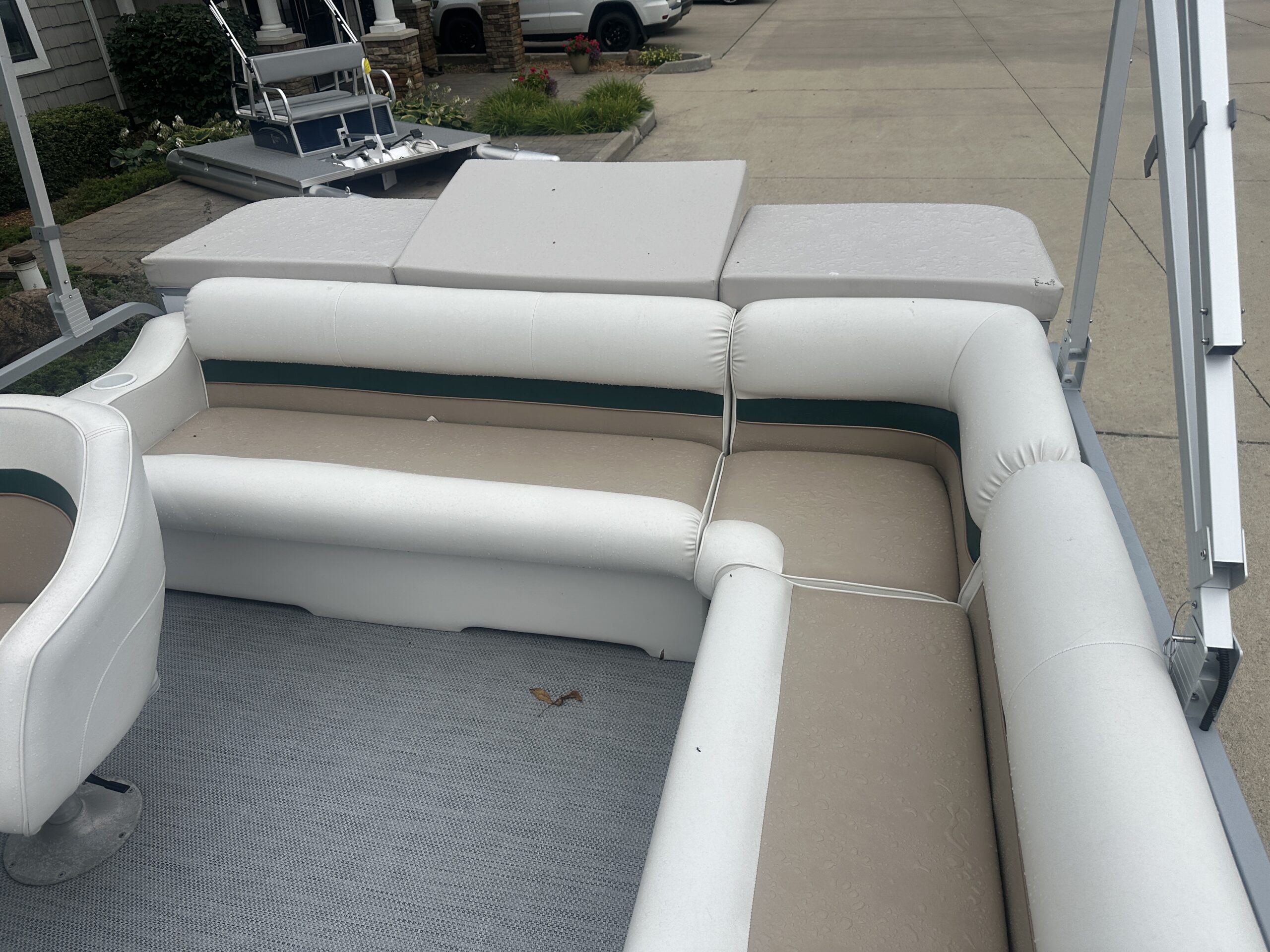 1998 Crest II 20'  2008 Mercury 90hp