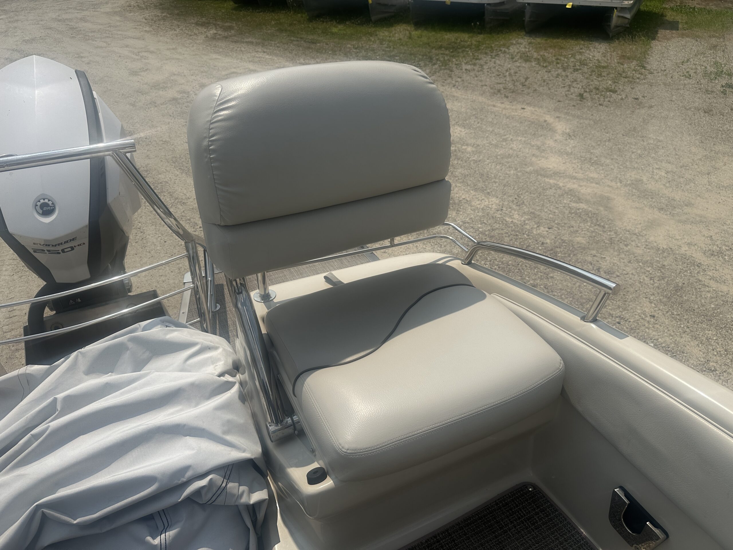 2016 Manitou Legacy SHP  250hp Evinrude E-tec