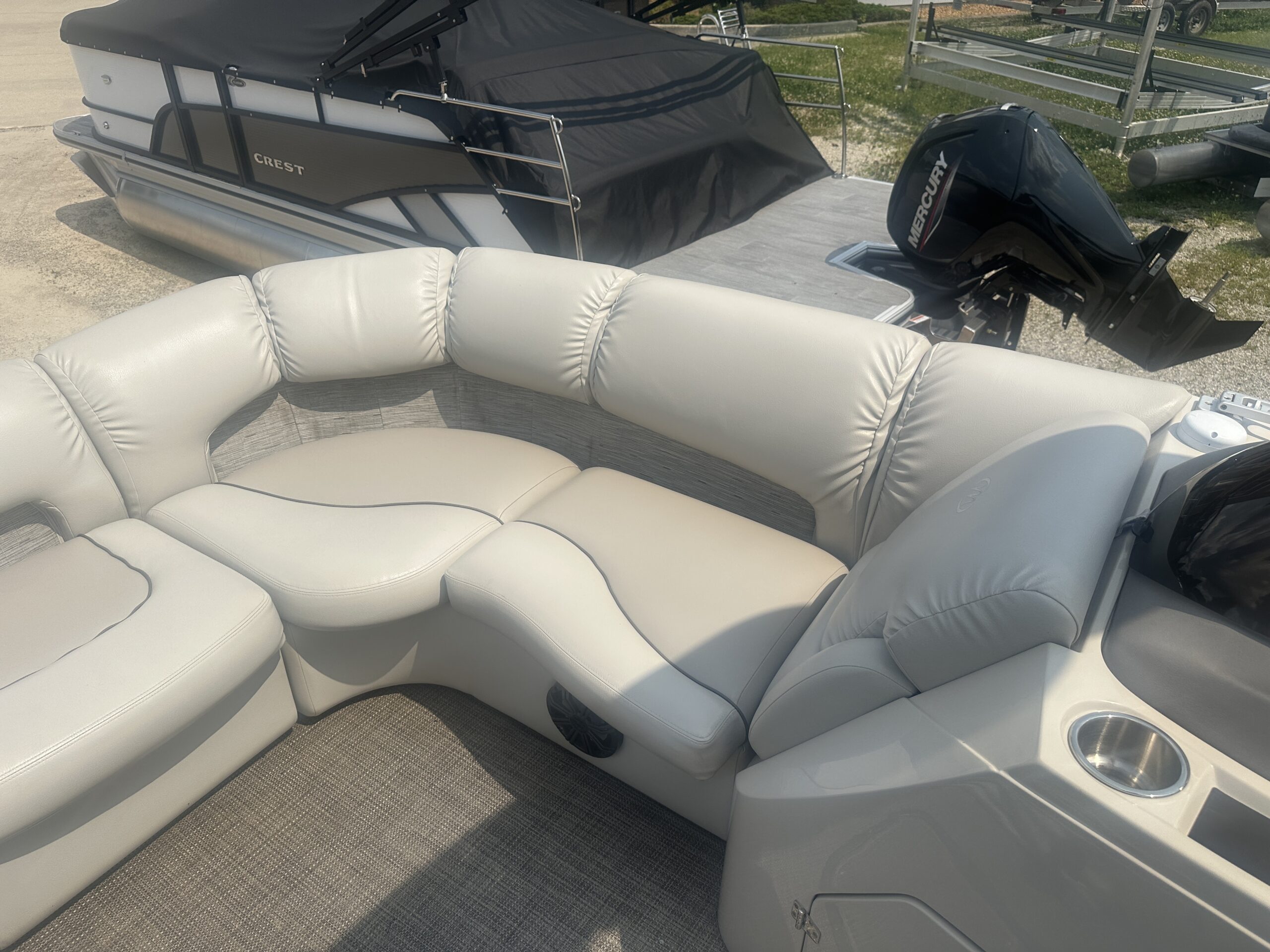 2016 Manitou Legacy SHP  250hp Evinrude E-tec