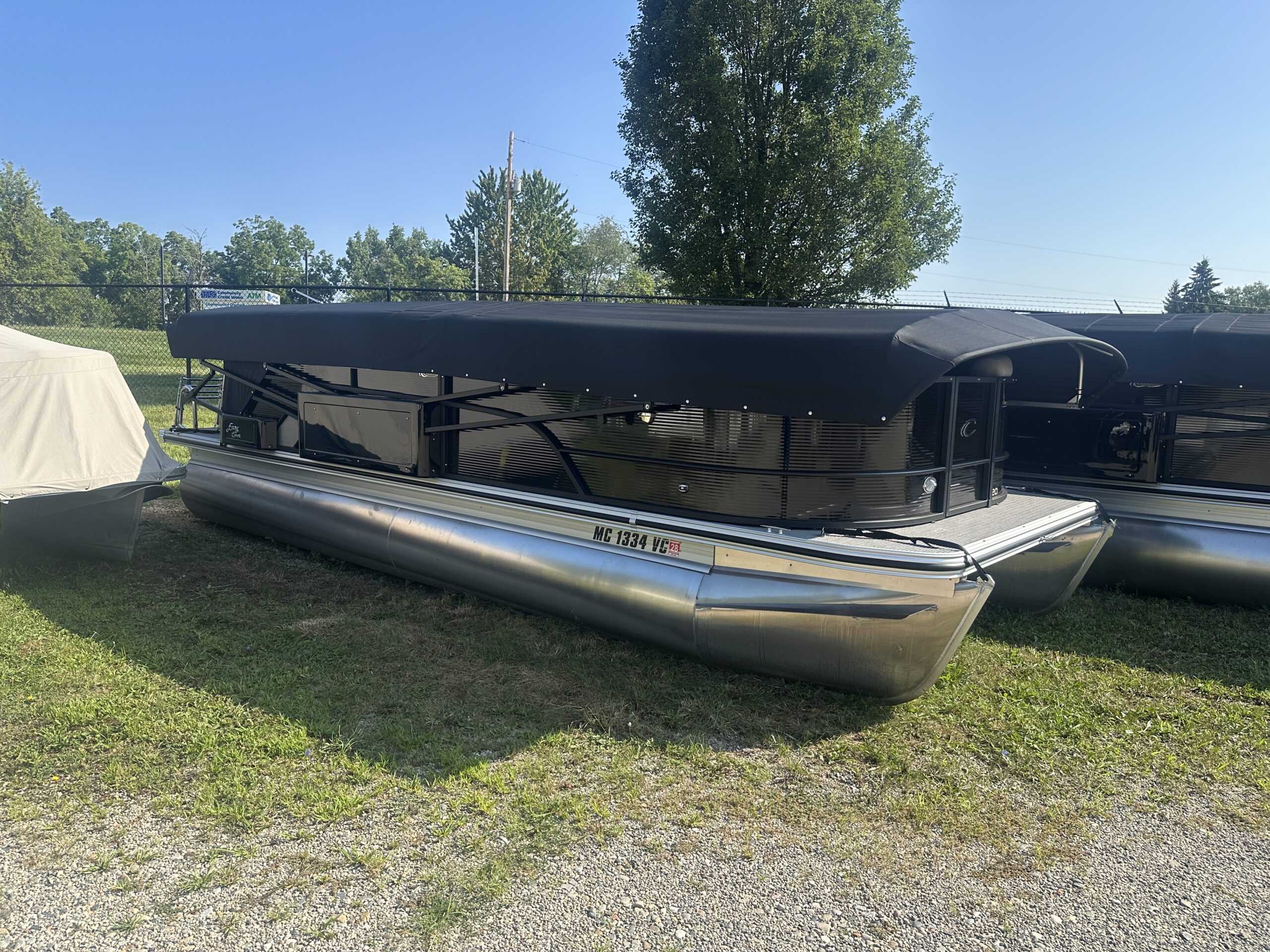 2025 Crest Classic 220 SLRC  Easy Cover and Sea Legs