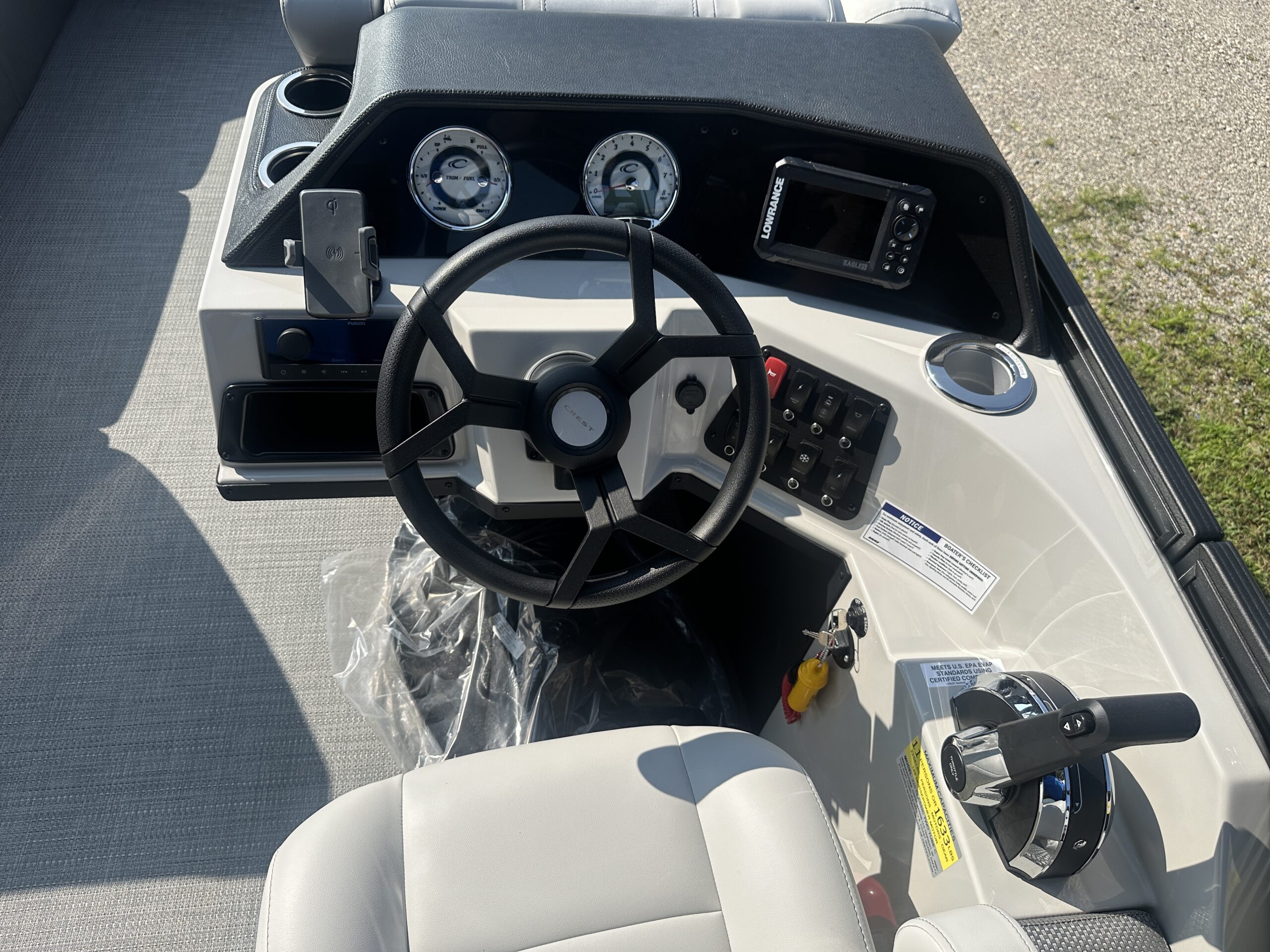 2025 Crest Classic 220 SLRC  Easy Cover and Sea Legs