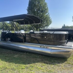 2025 Crest Classic 220 SLRC  Easy Cover and Sea Legs