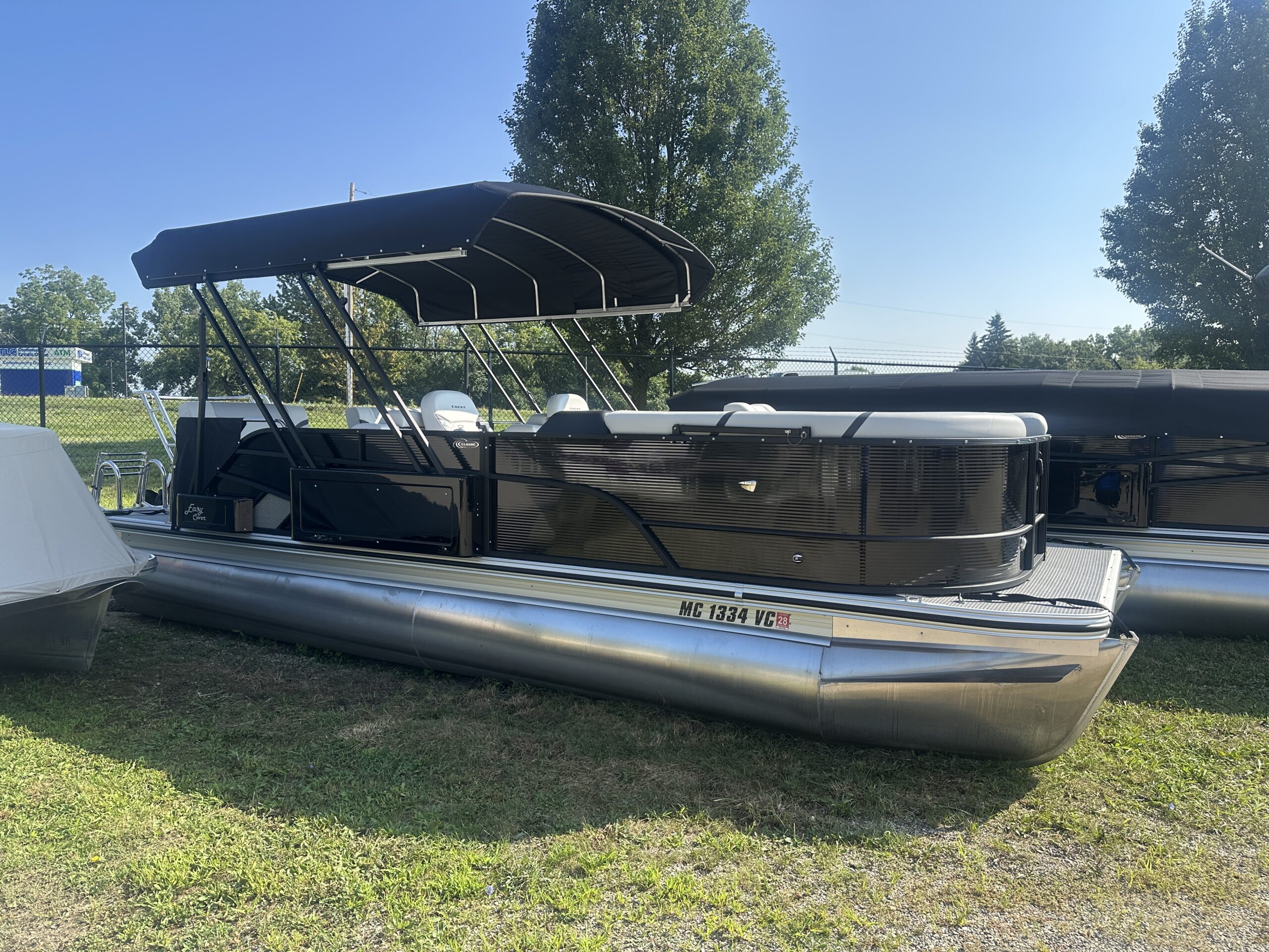 2025 Crest Classic 220 SLRC  Easy Cover and Sea Legs