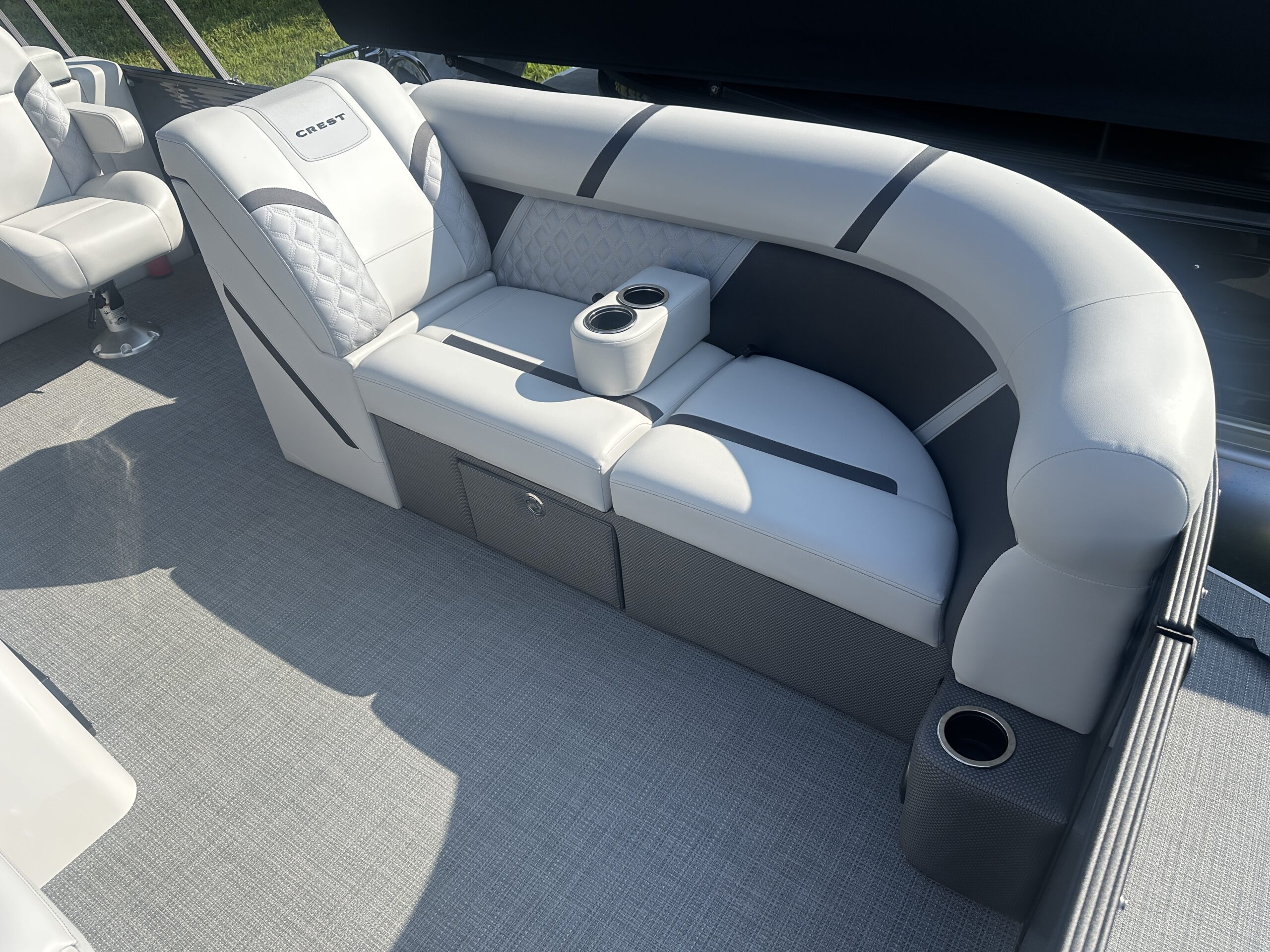 2025 Crest Classic 220 SLRC  Easy Cover and Sea Legs