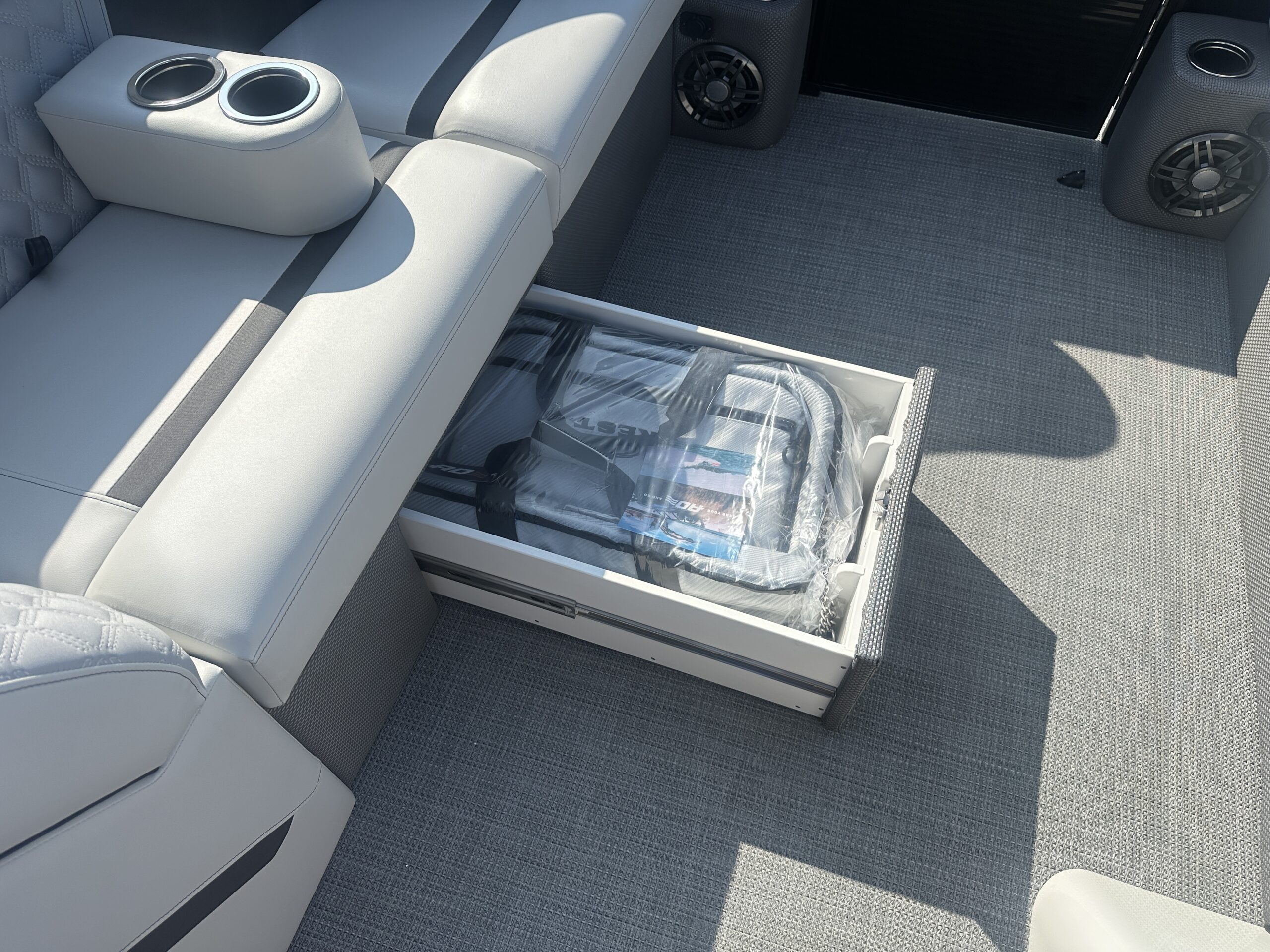 2025 Crest Classic 220 SLRC  Easy Cover and Sea Legs