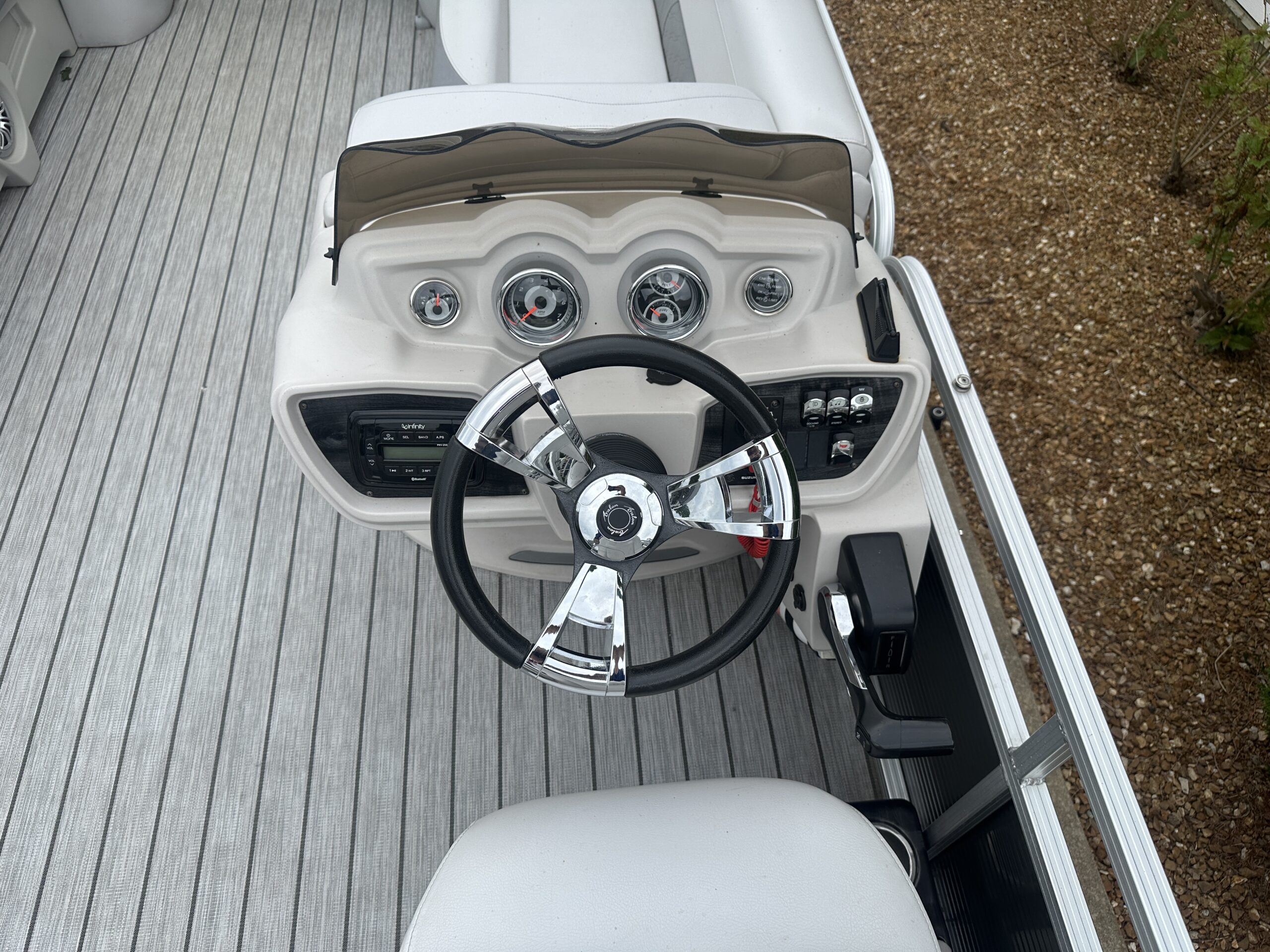 2018 Avalon GS2185  Suzuki 60hp