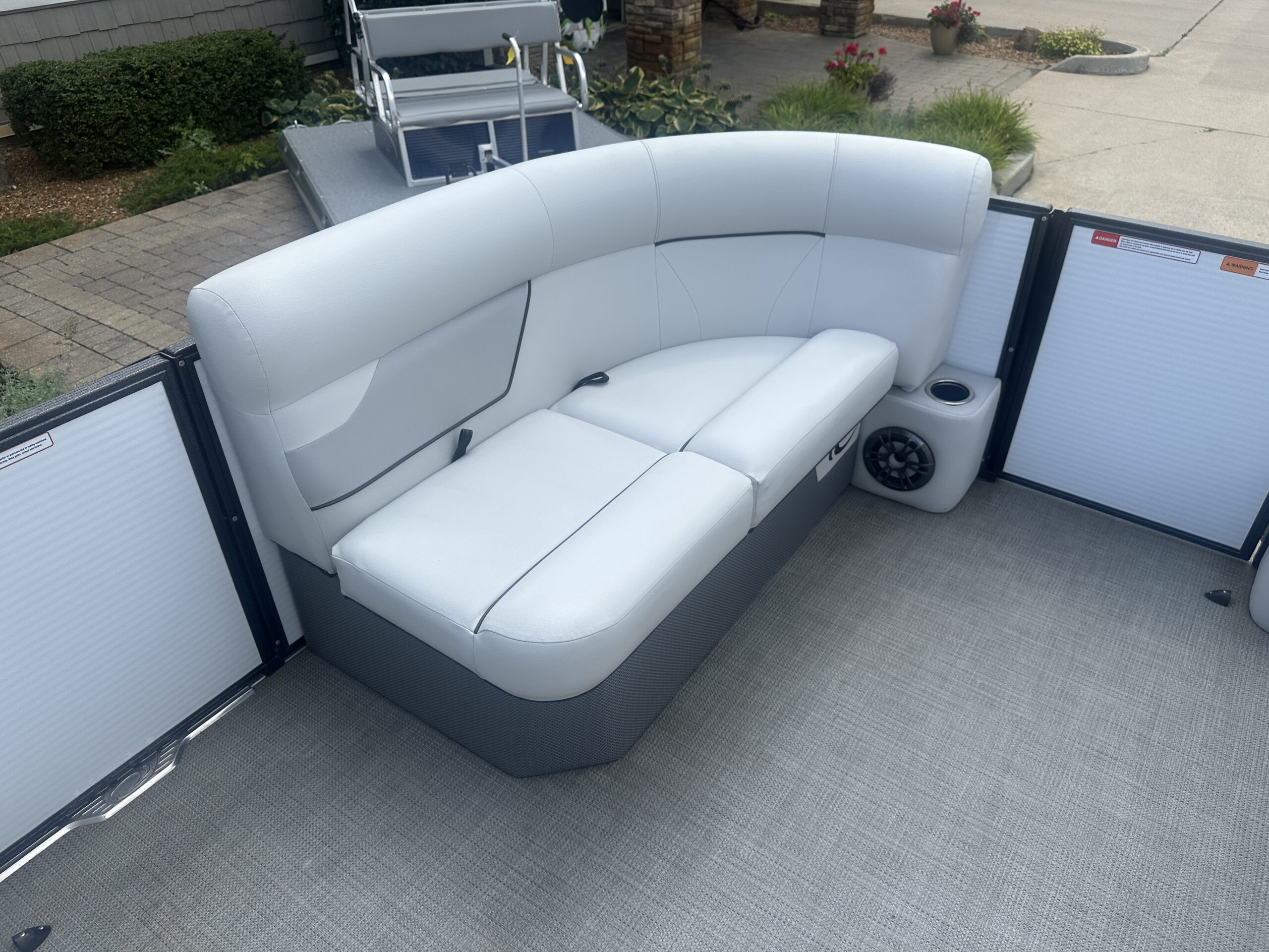 2022 Crest Classic LX 200 L Group Tri Toon  Mercury 115hp Pro XS
